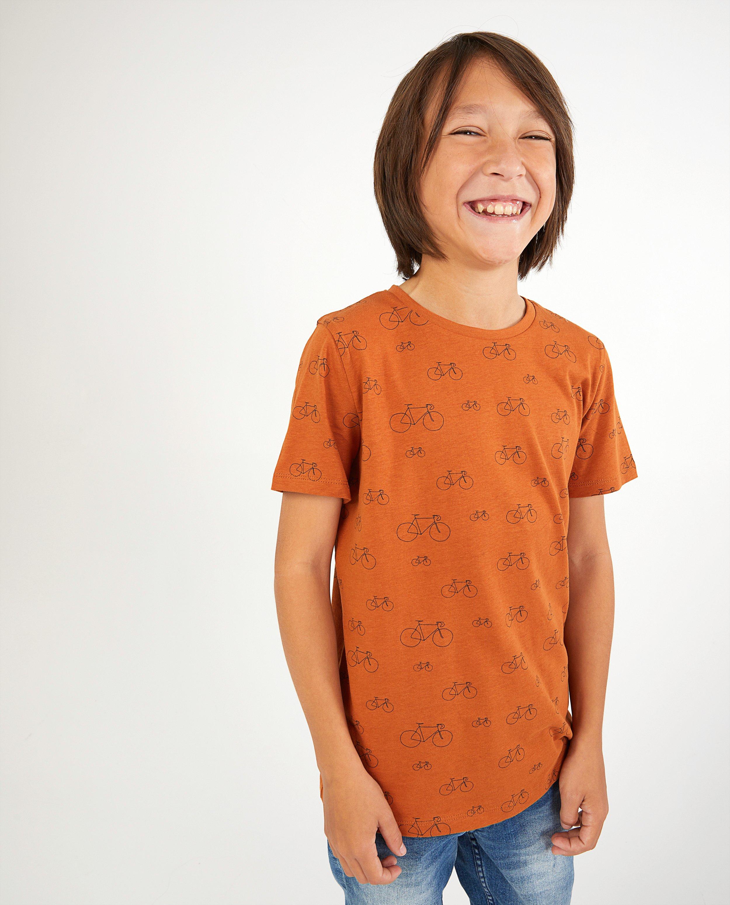 T-shirts - 