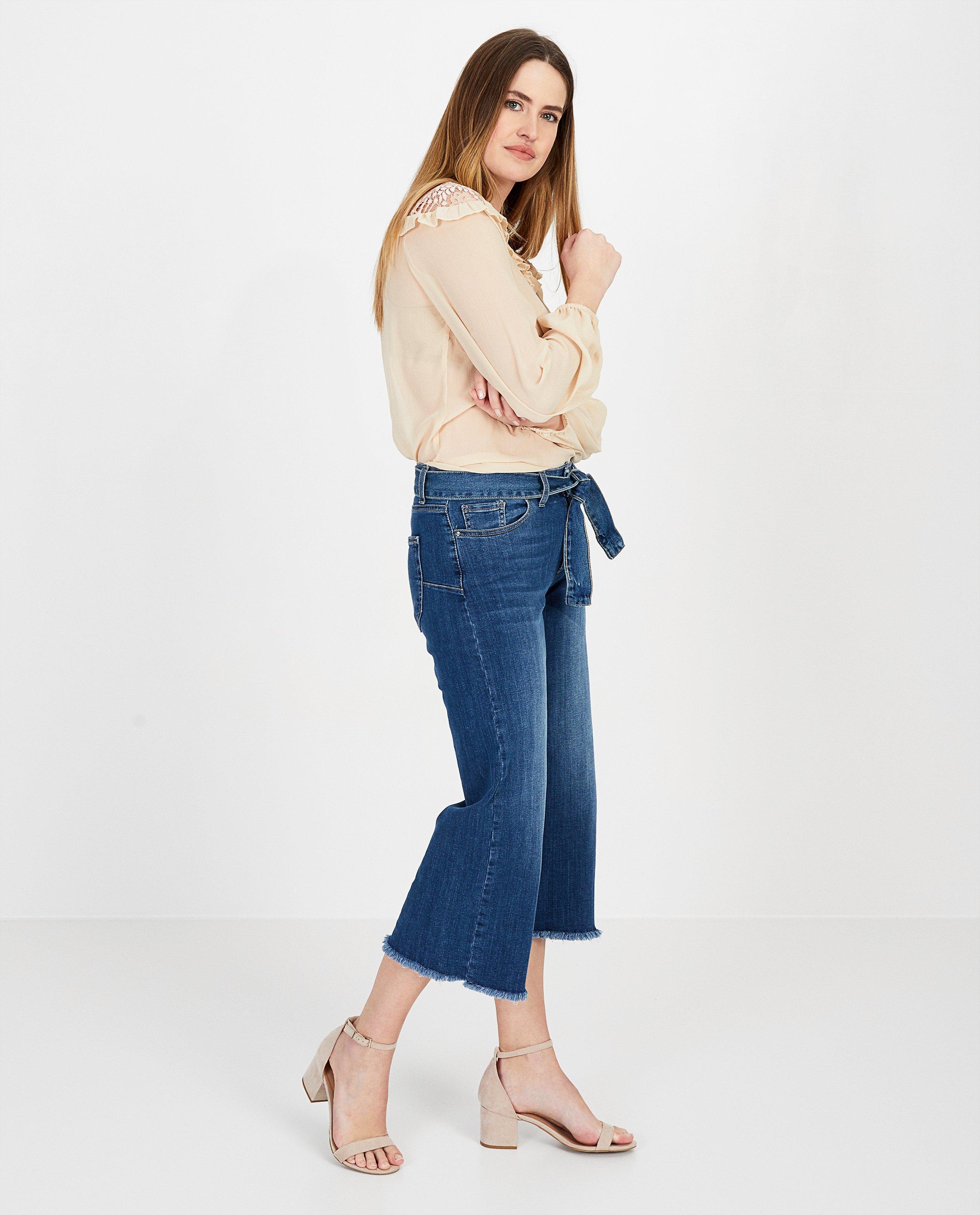 Beige blouse met kant Ella Italia - en ruches - Ella Italia