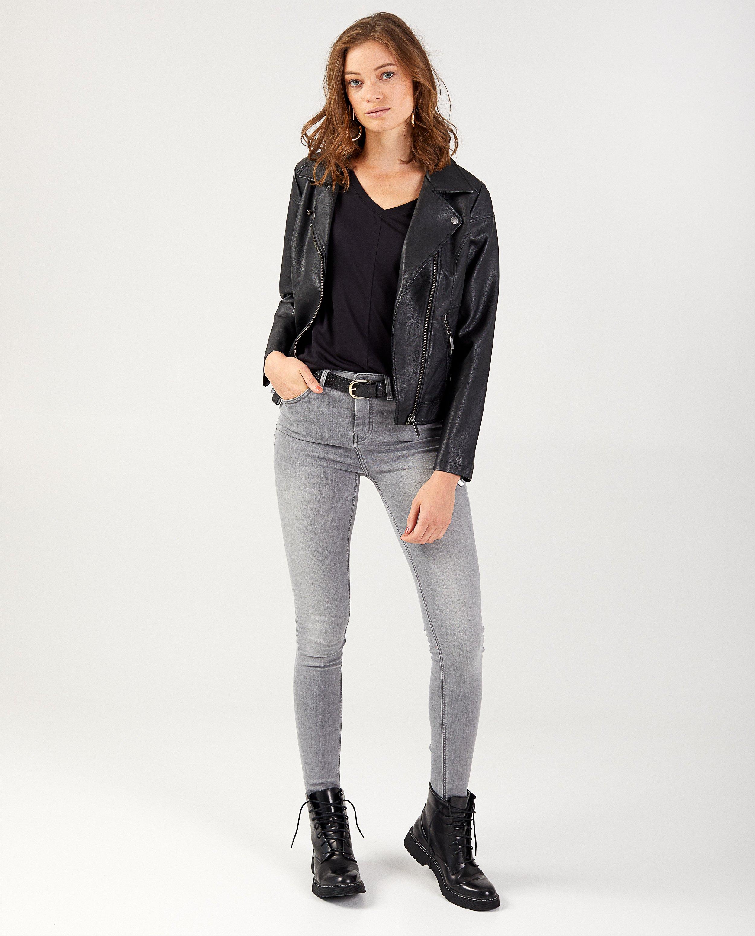 Zwarte jas in faux-leather Sora - met ritssluiting - Sora