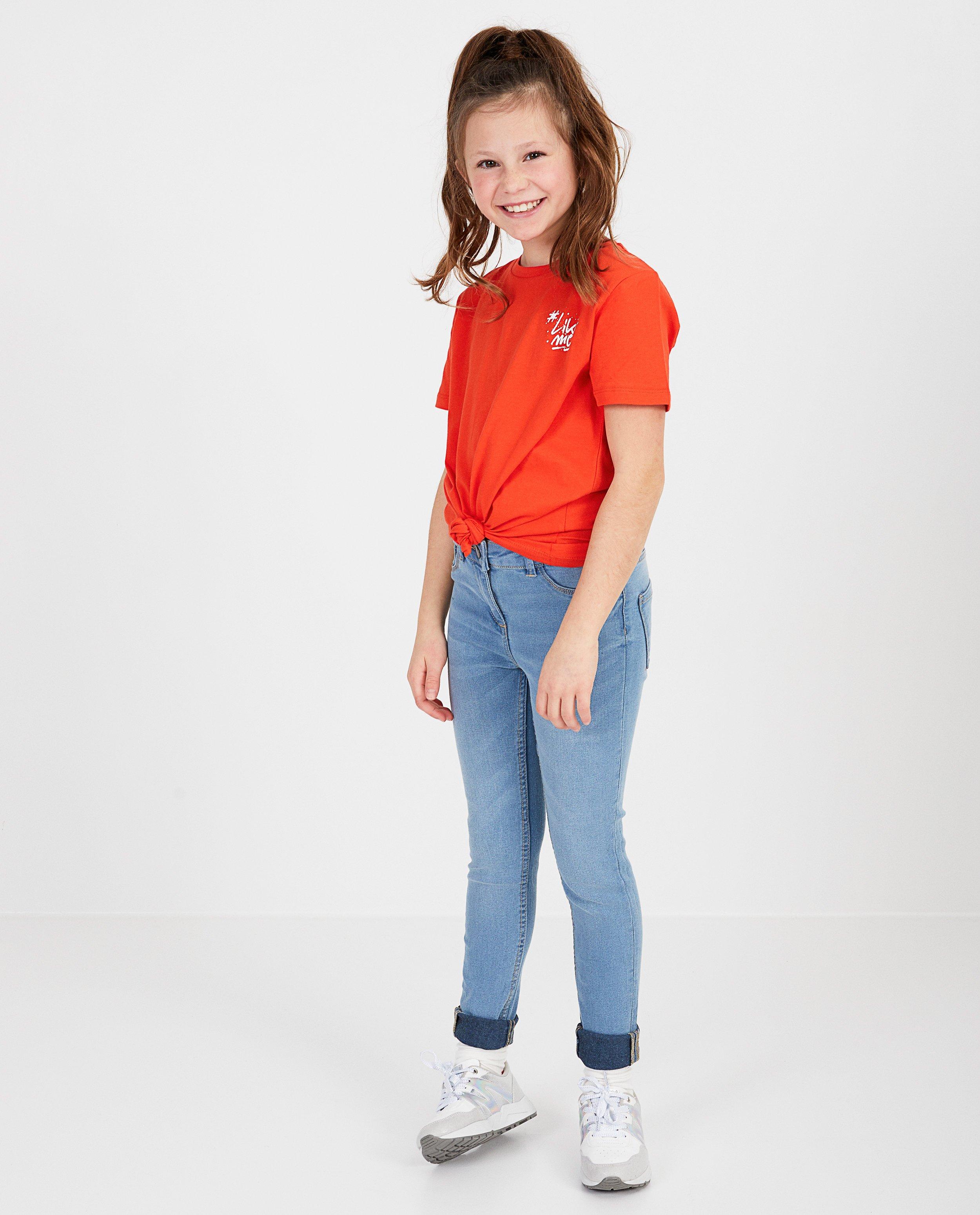 Rood T-shirt met opschrift #LikeMe - Ketnet - Like Me
