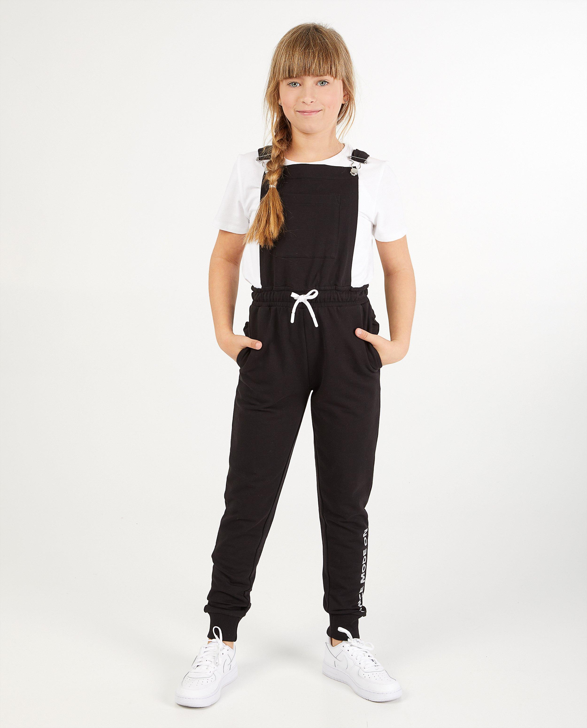 Zwarte salopette van sweatstof - met opschrift - Fish & Chips