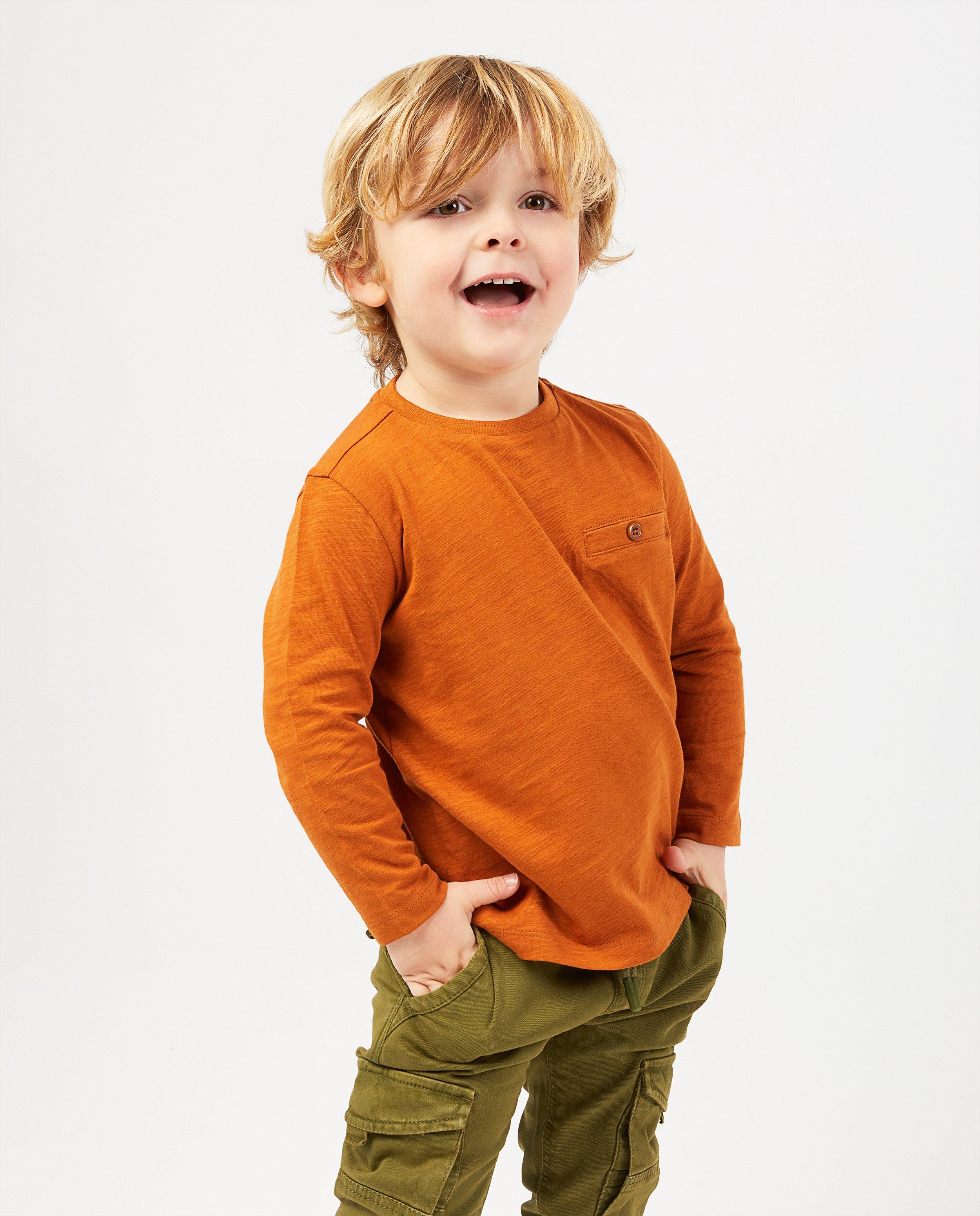 T-shirts - 