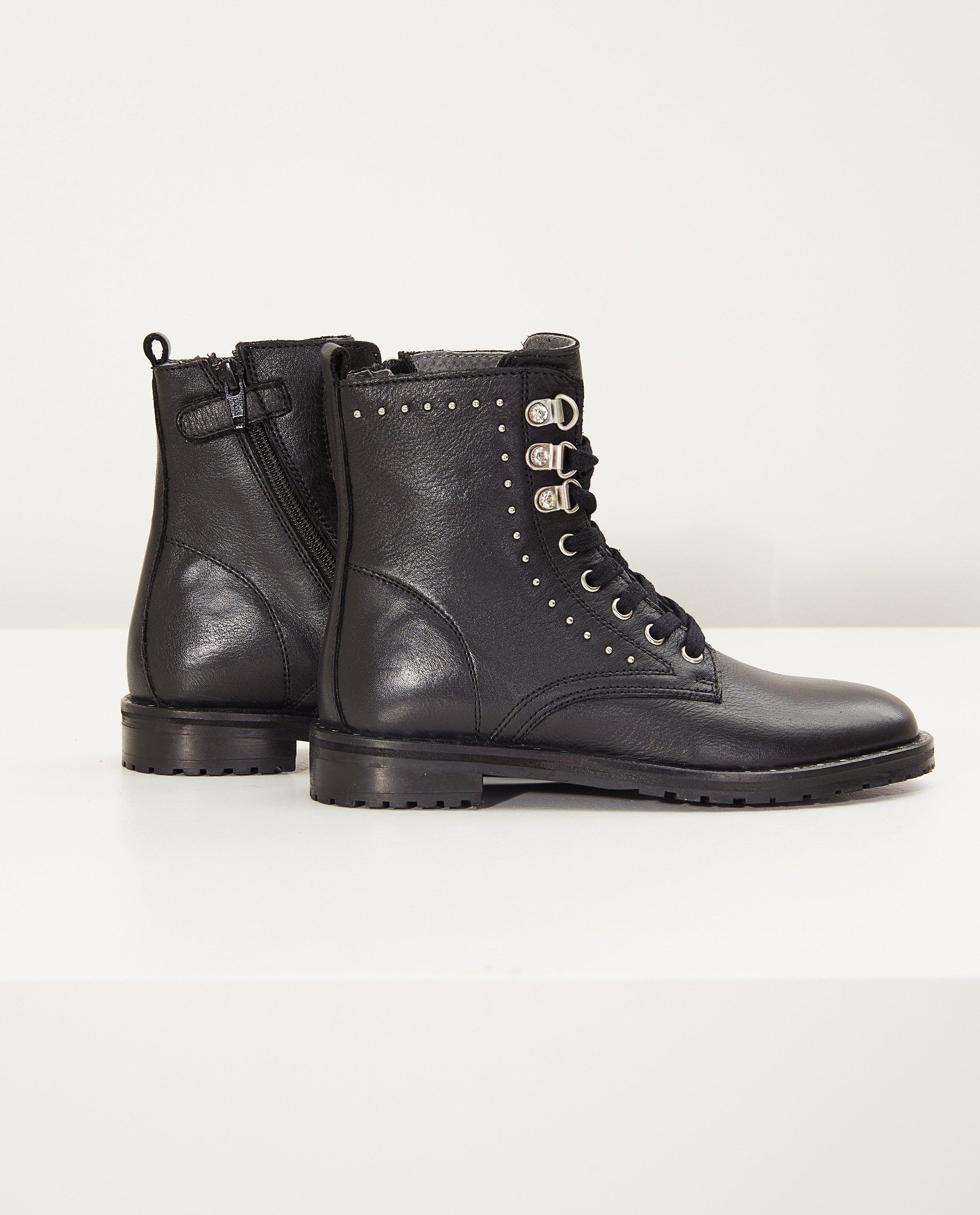Schoenen - Zwarte enkellaars met studs