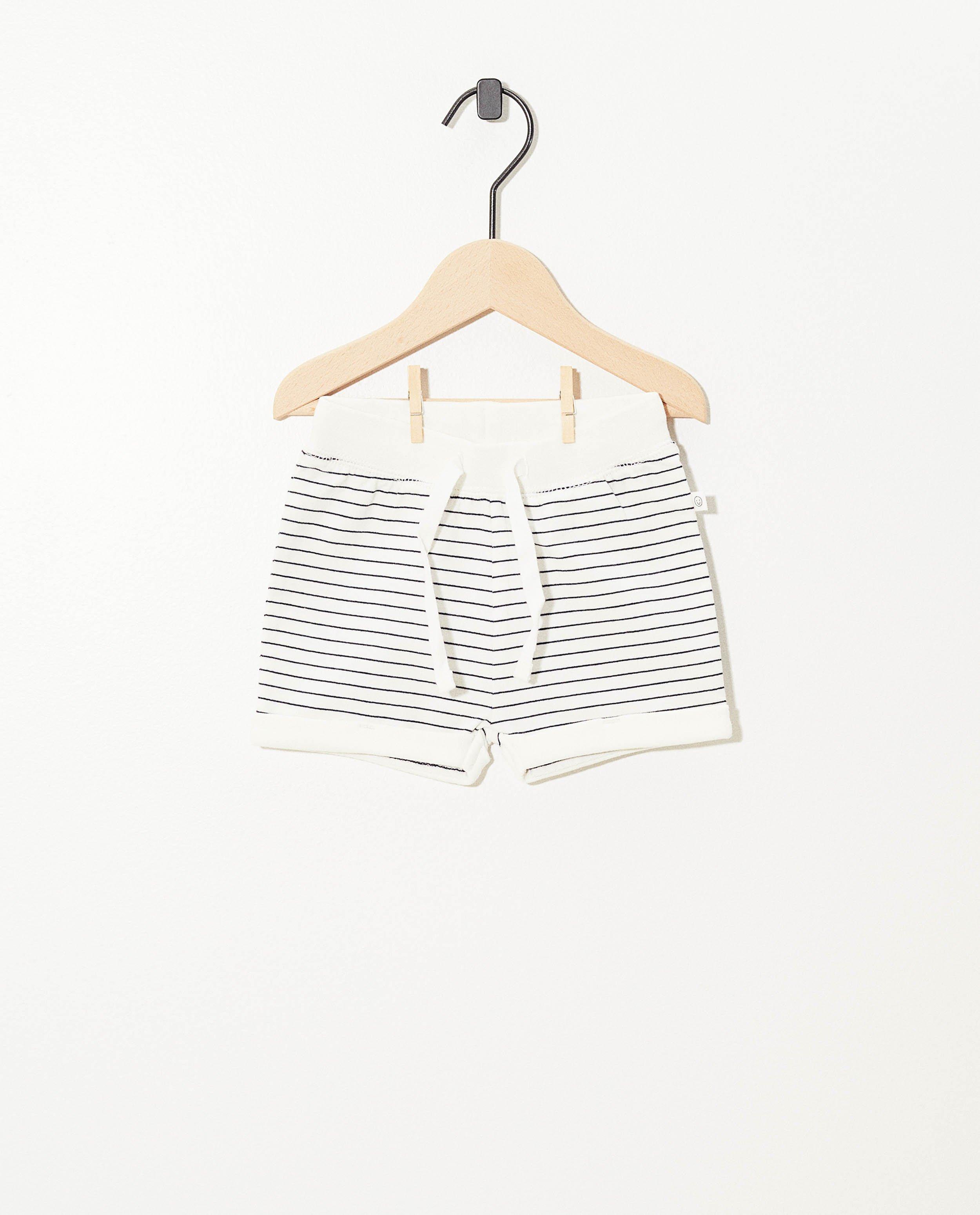 Roze shortje van biokatoen - stretch - Cuddles and Smiles