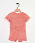 Roze jumpsuit van spons - met strikje - Cuddles and Smiles