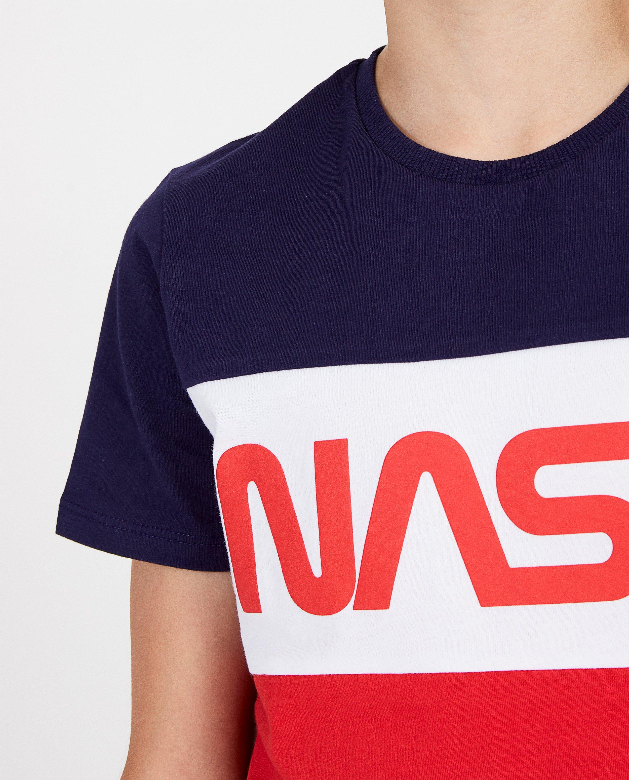 T-shirts - 