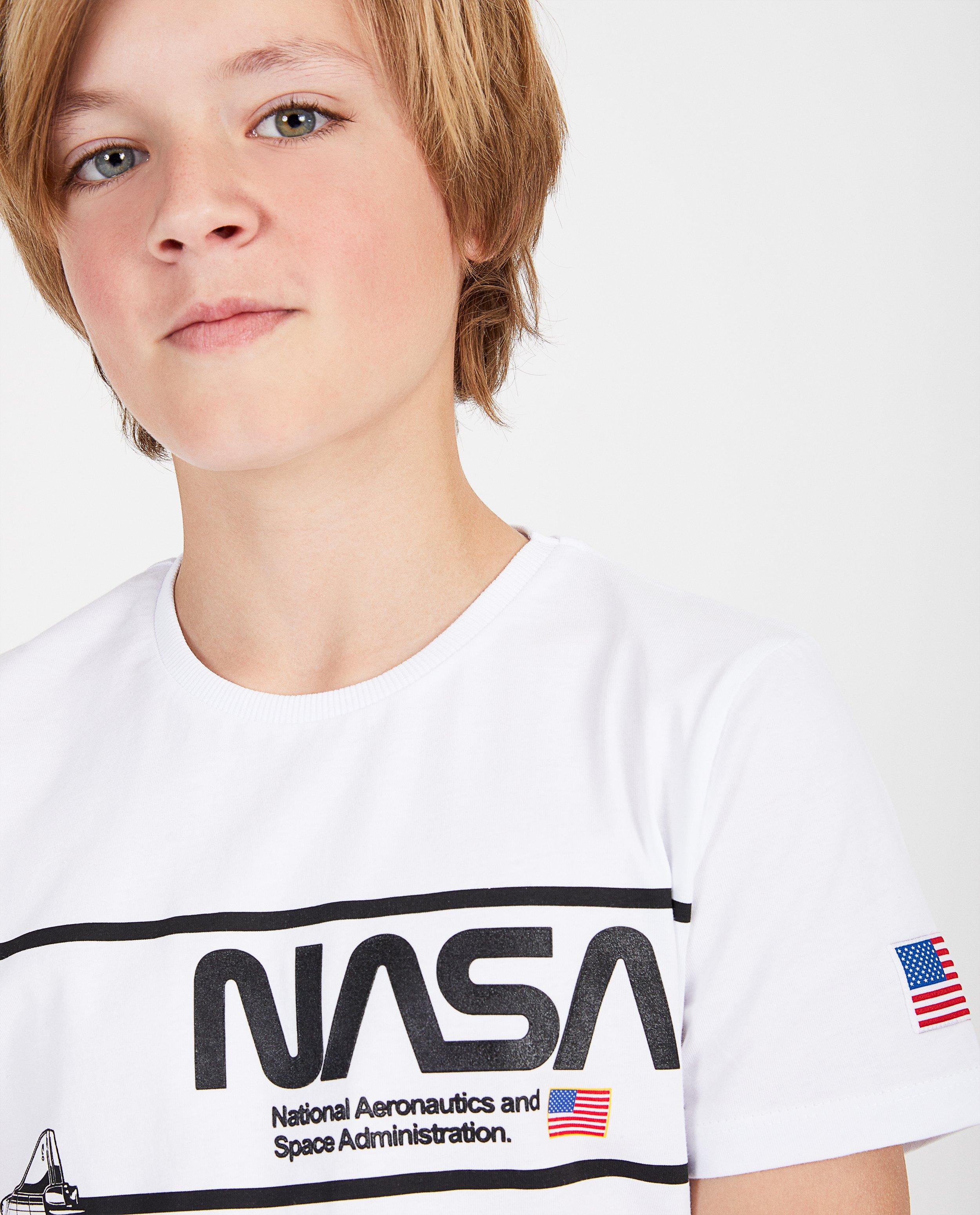T-shirts - 