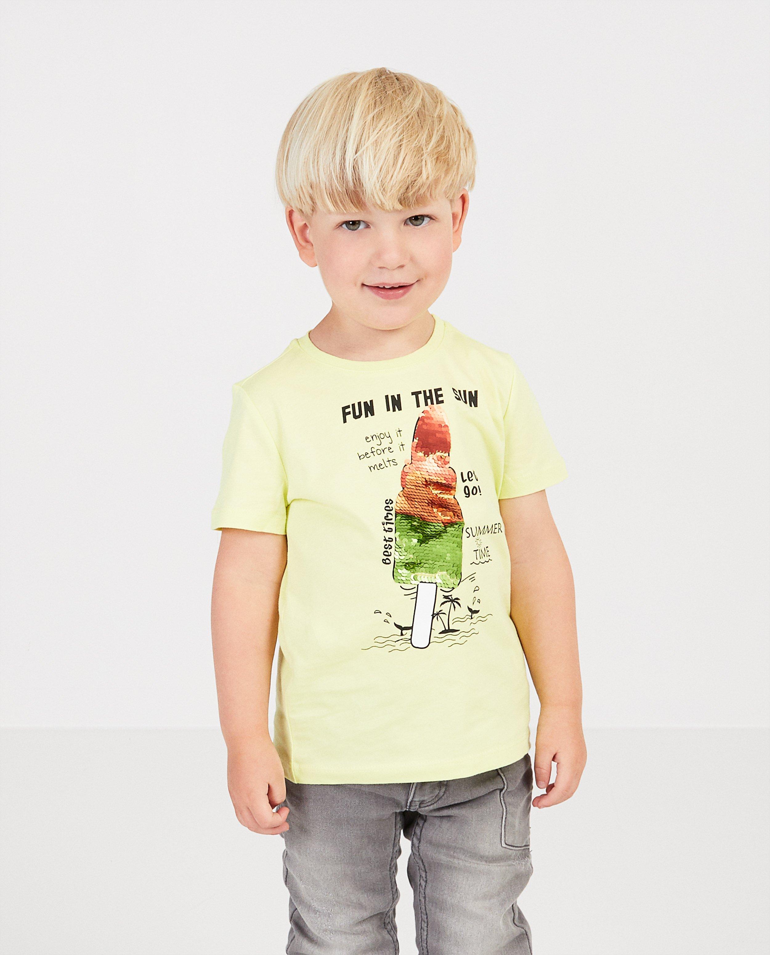 T-shirts - 