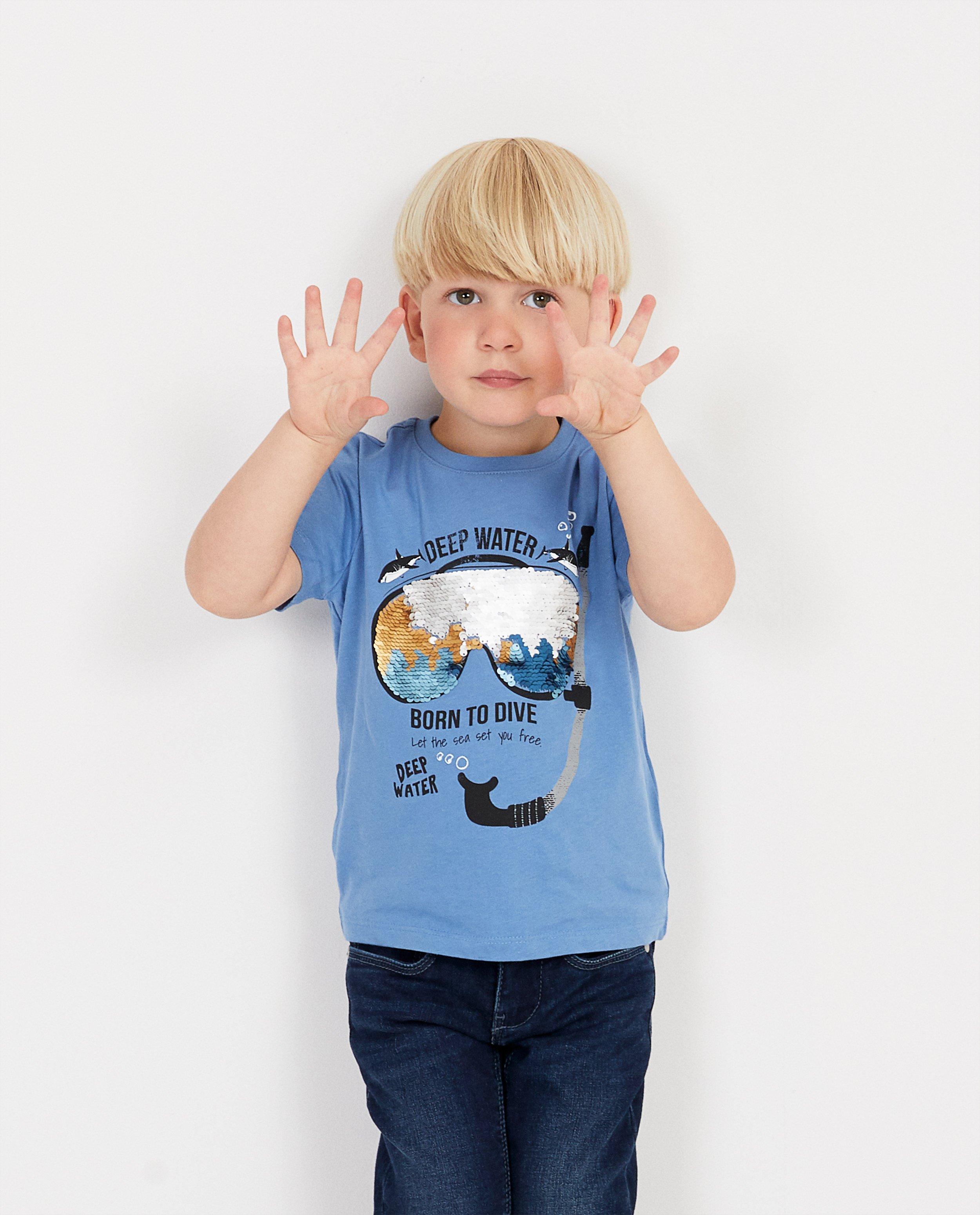 T-shirts - 