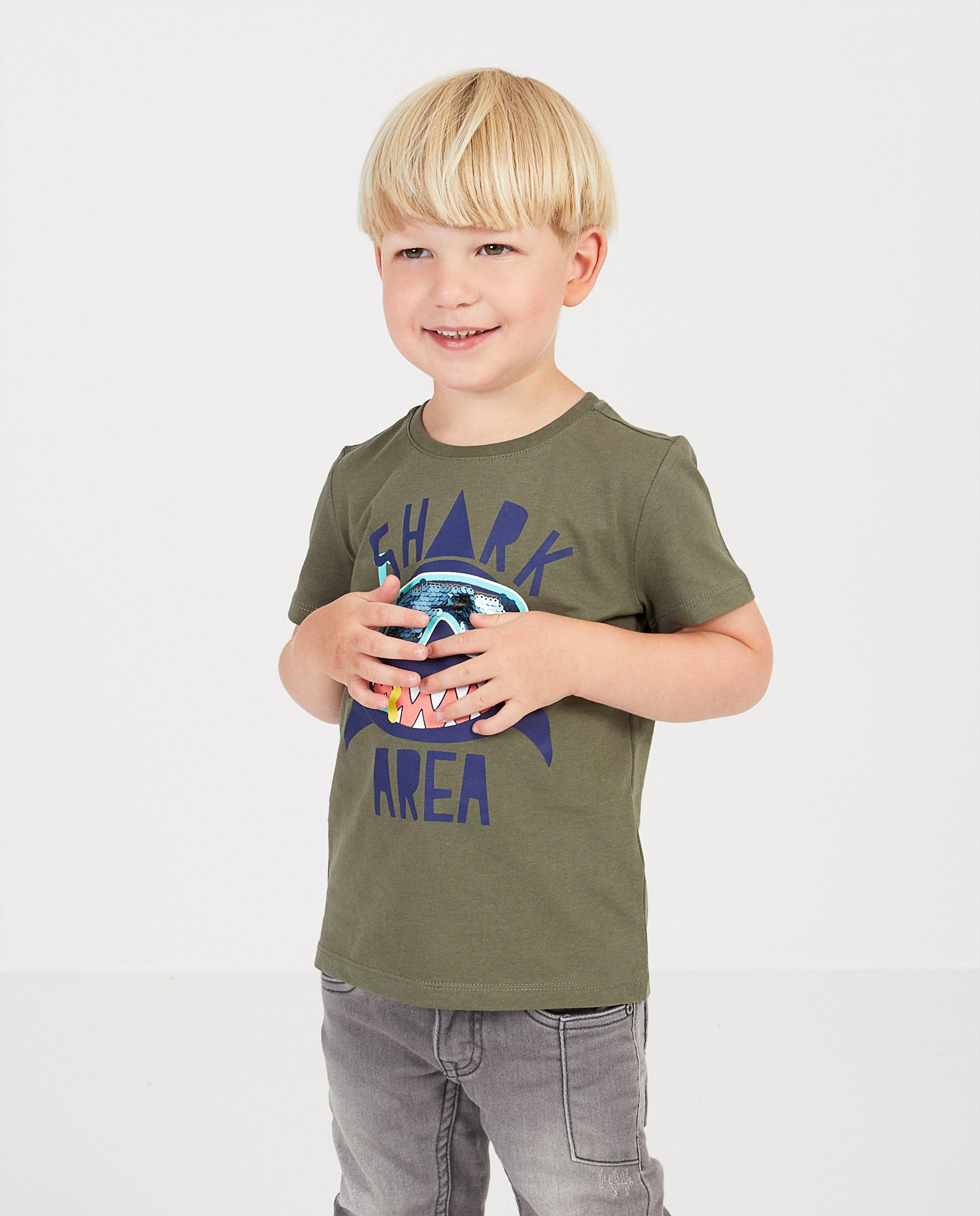 T-shirts - 