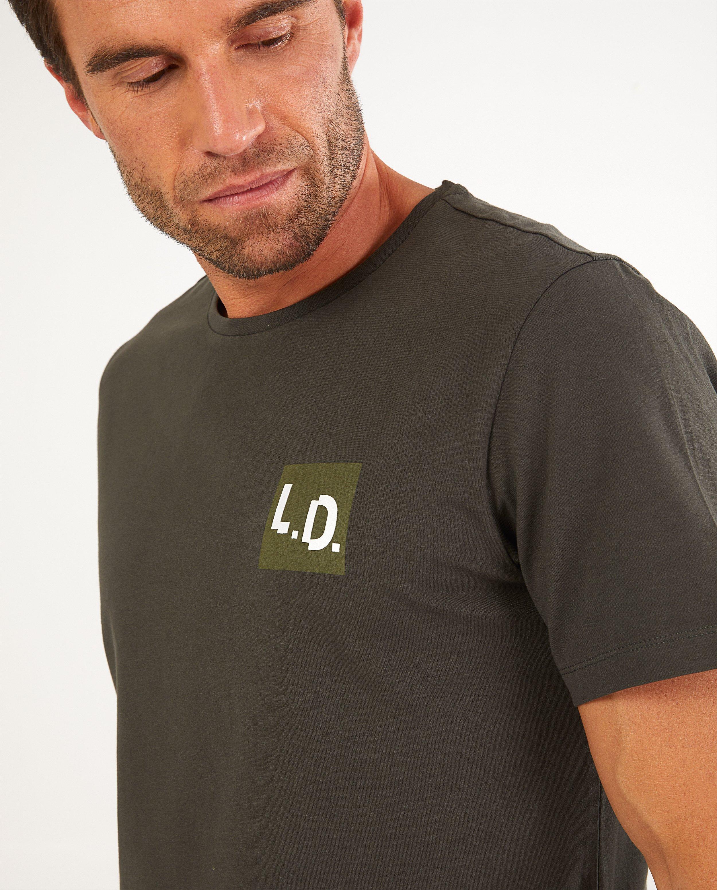T-shirts - 