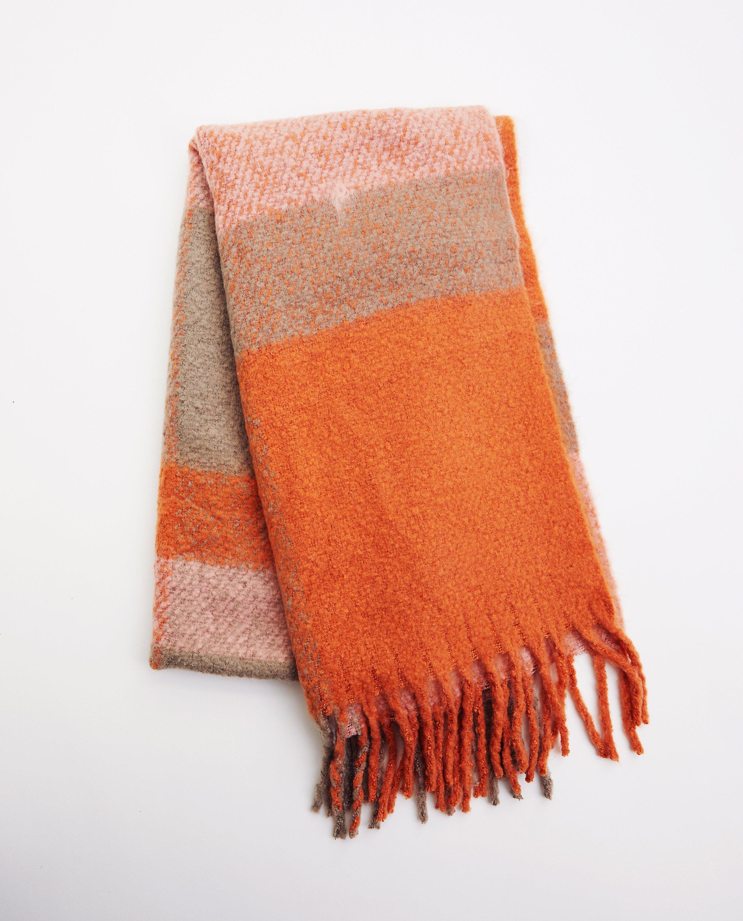 Sjaal in roze-tinten Pieces - met strepen - Pieces