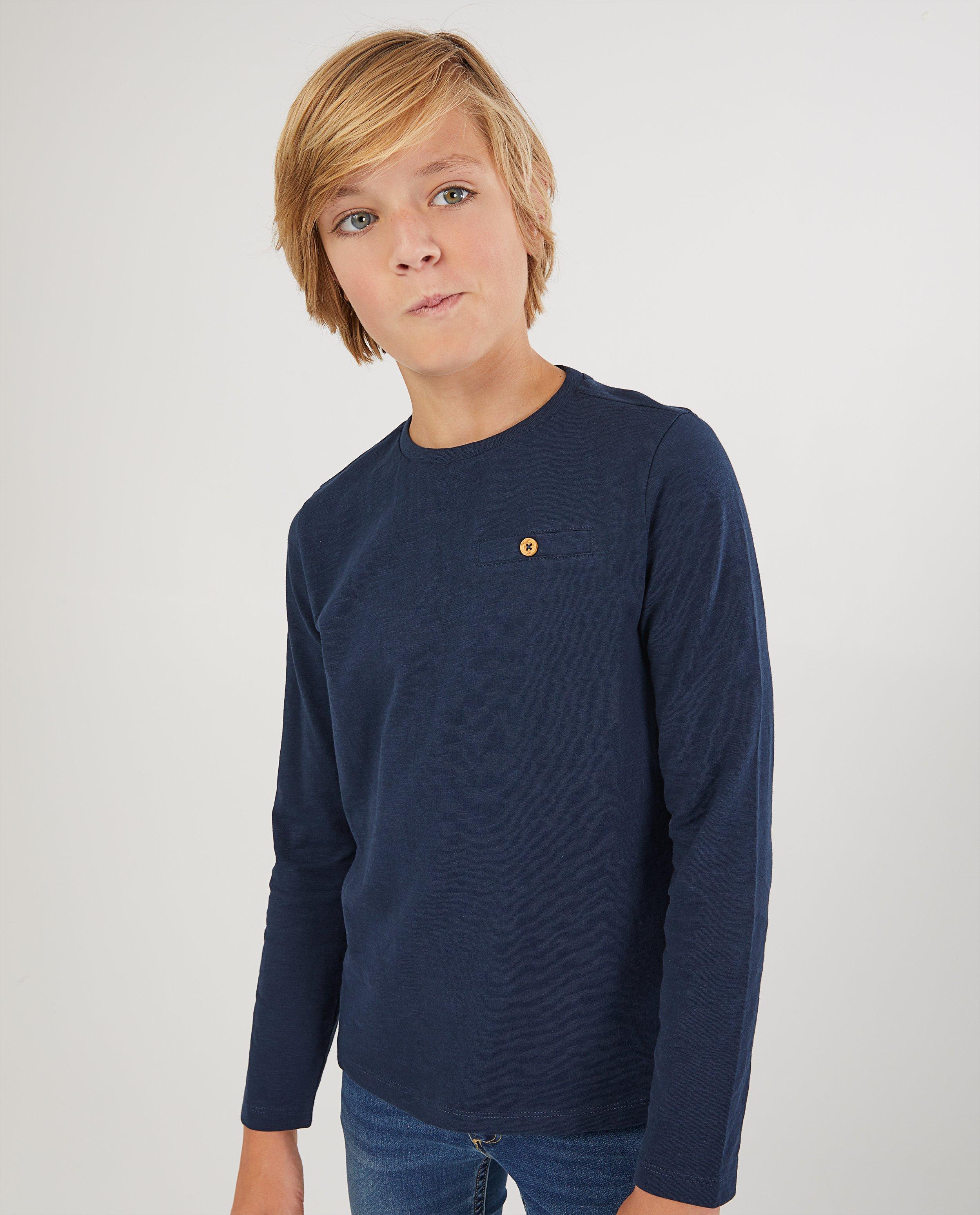 T-shirts - 