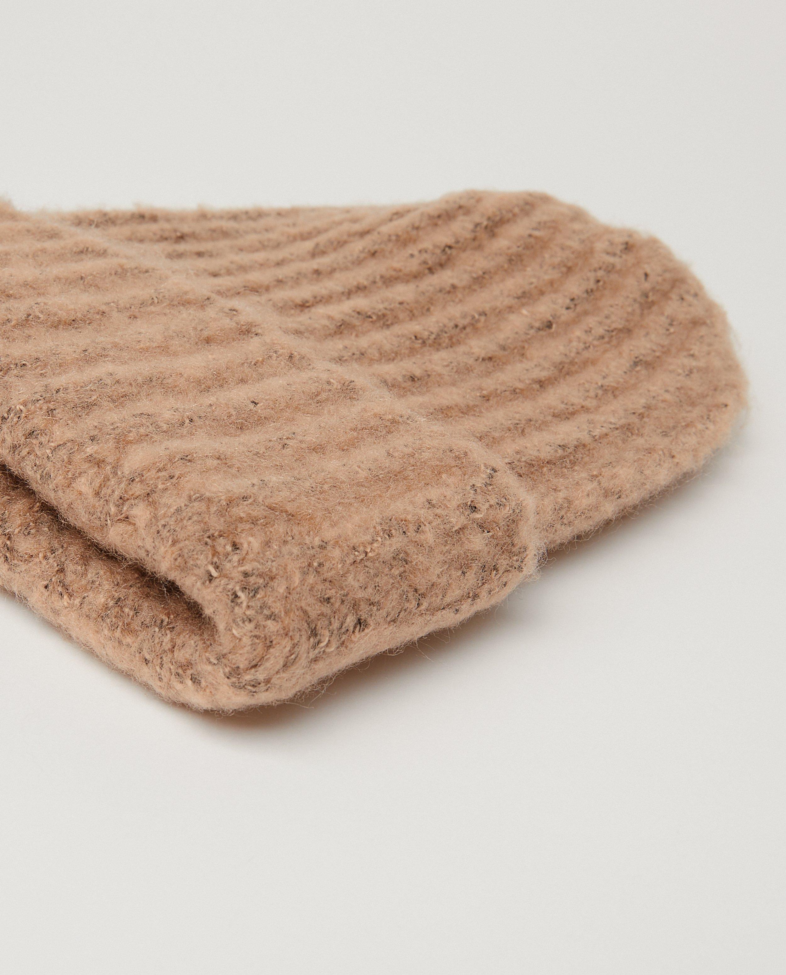 Breigoed - Bruine muts Pieces