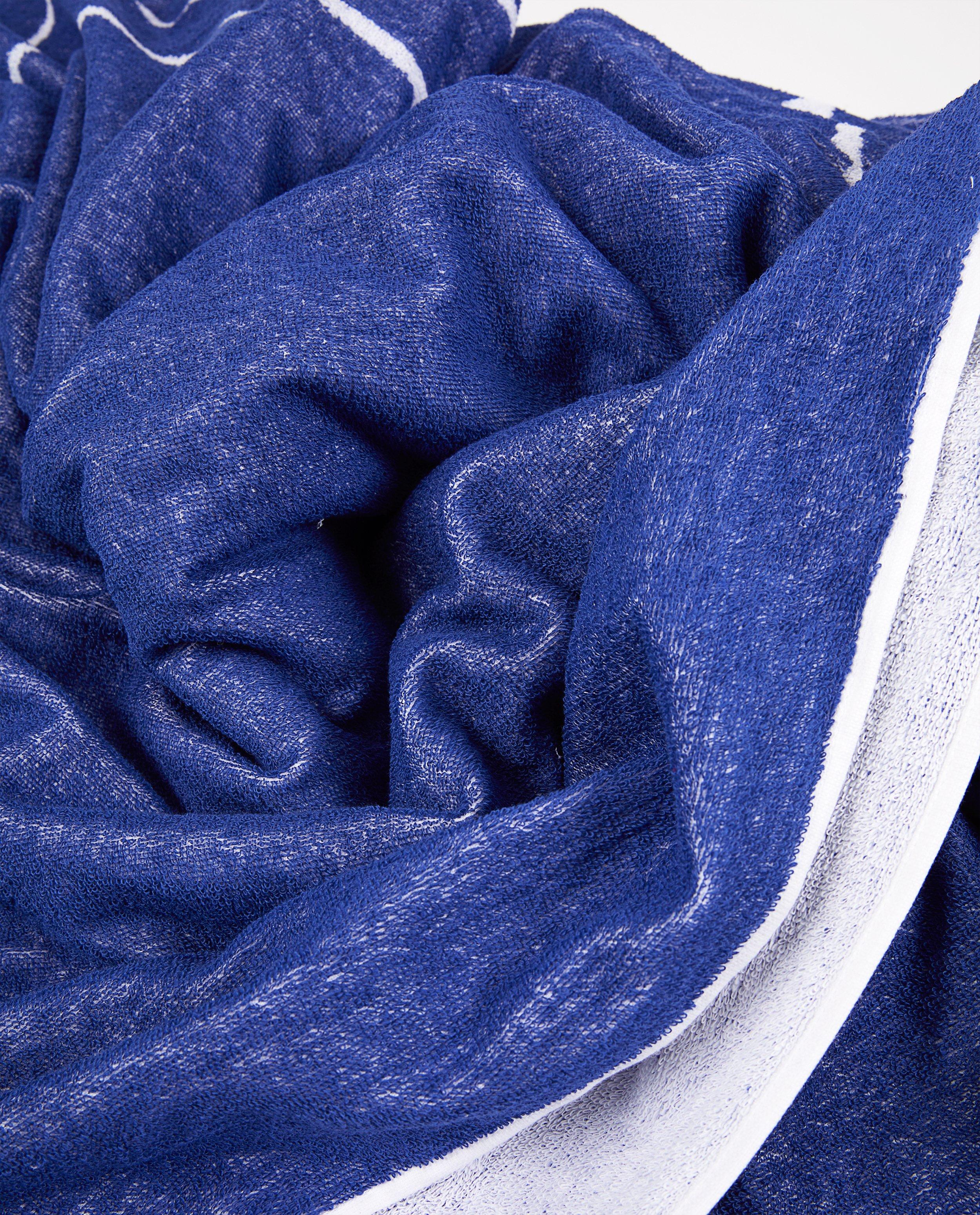 Bonneterie - Serviette de bain bleue anti-coronavirus