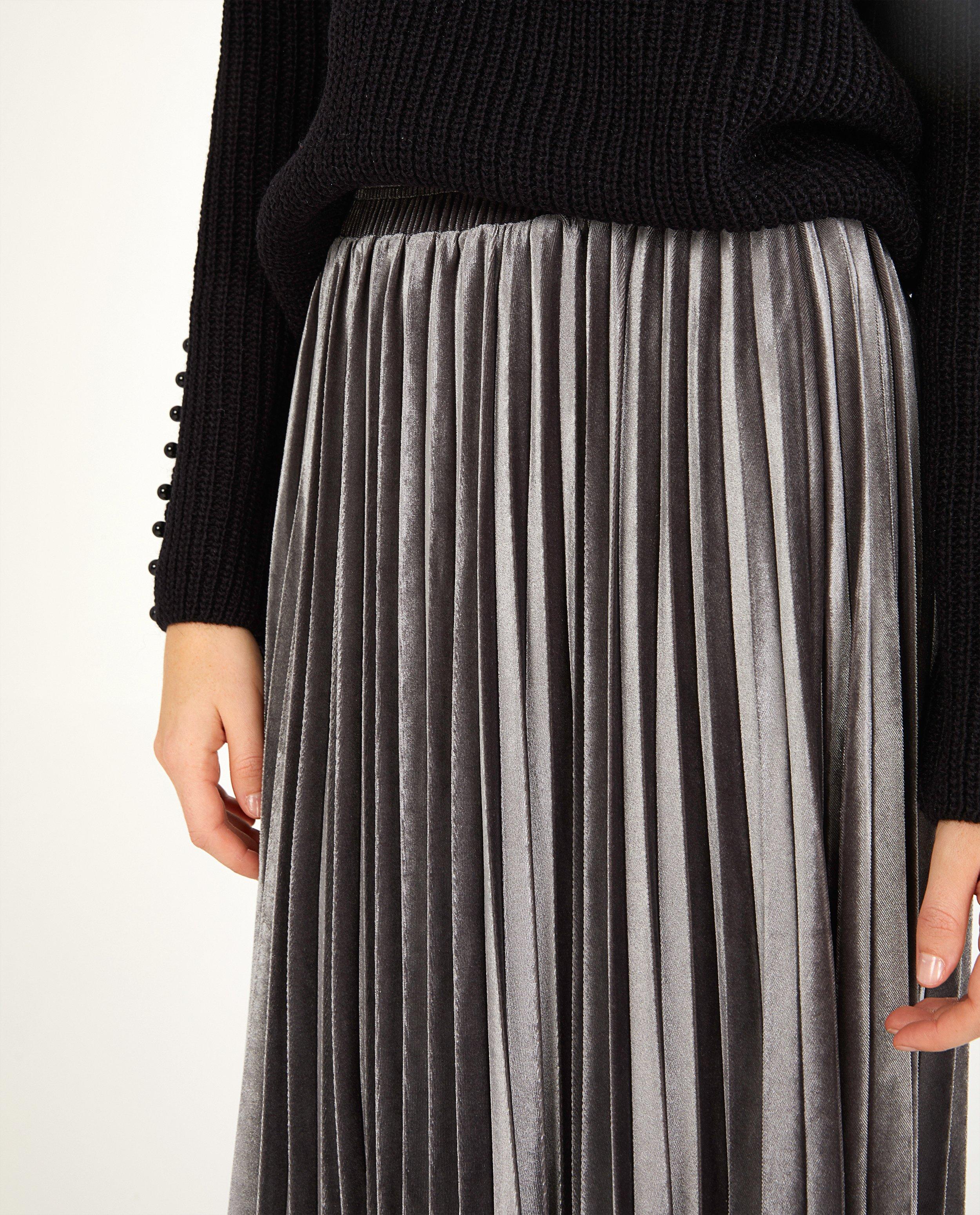 Jupe pliss&eacute;e argent&eacute;e Sora - D&eacute;tails du produit - gris clair - image num&eacute;ro 4