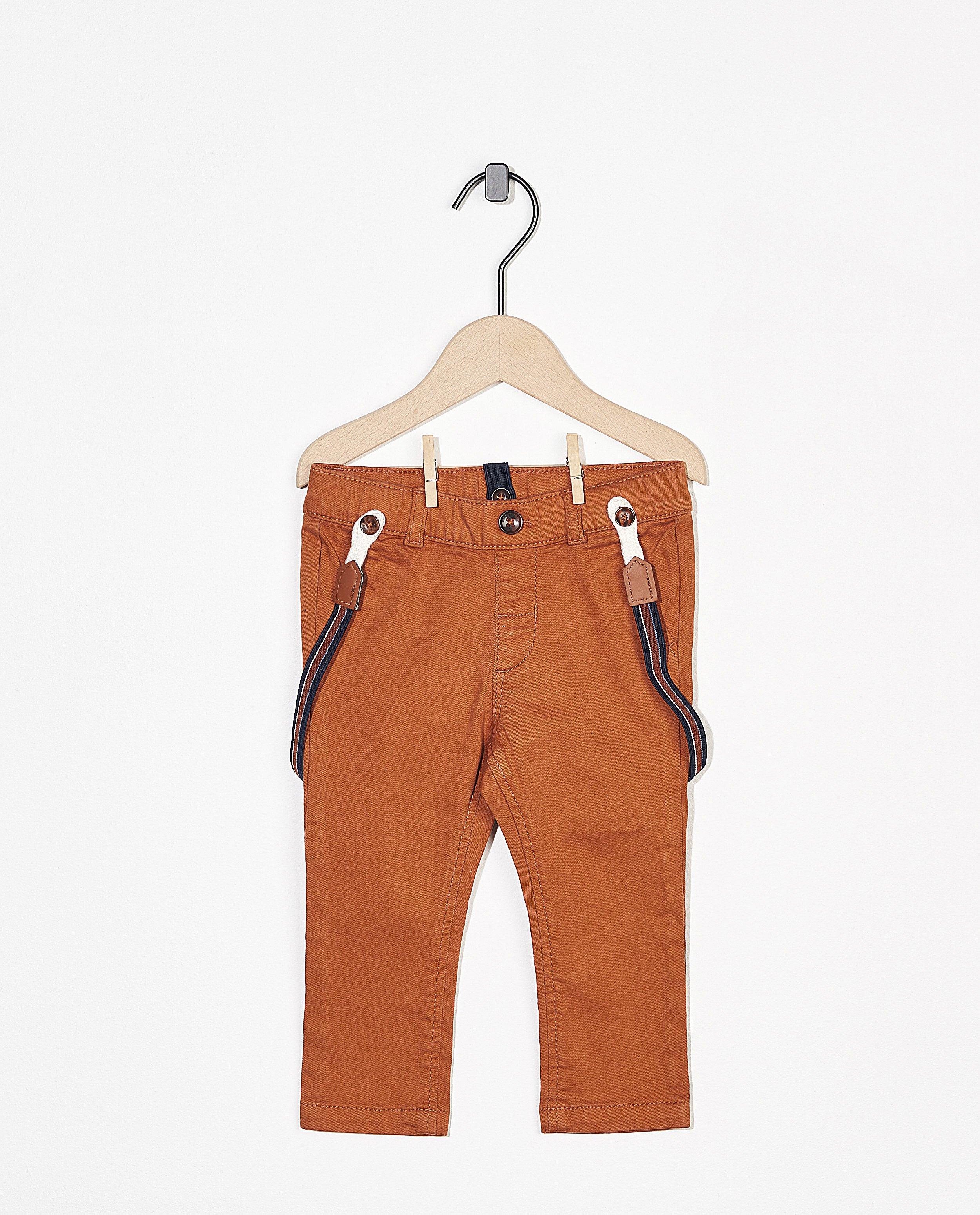 Pantalon brun orangé avec des bretelles - amovible - Cuddles and Smiles