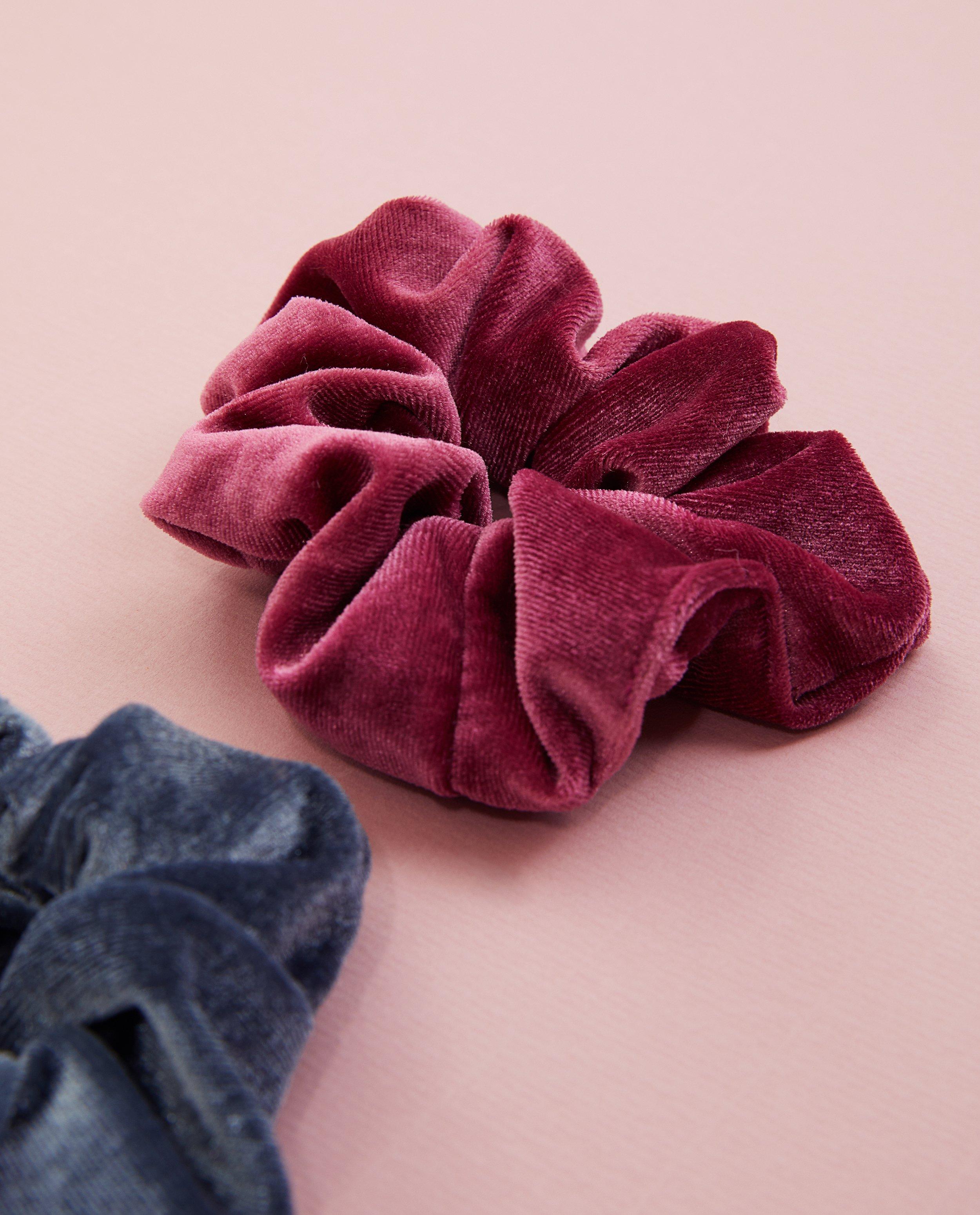Breigoed - 2 fluwelen scrunchies #LikeMe