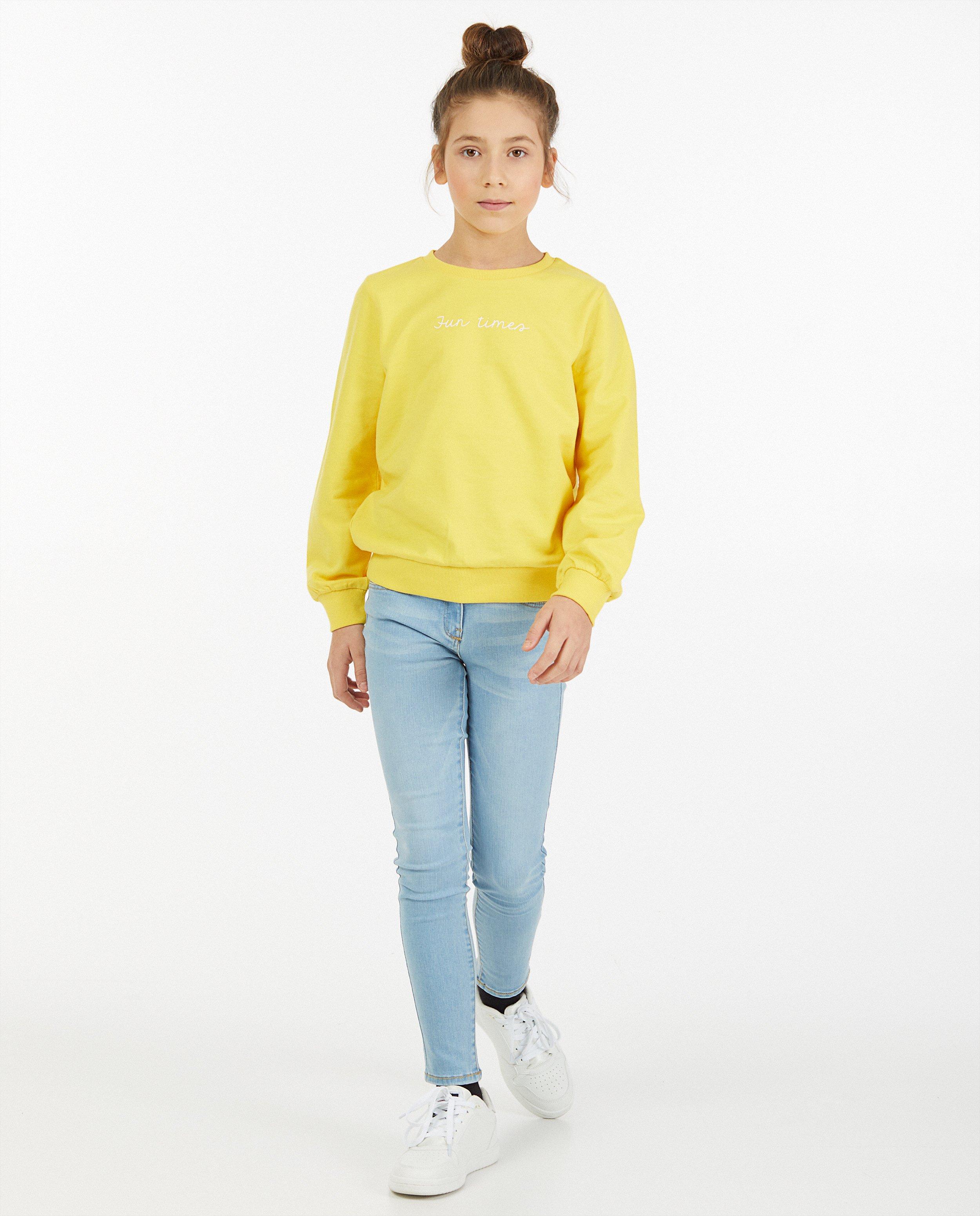 Sweater met opschrift BESTies - in wit - Besties