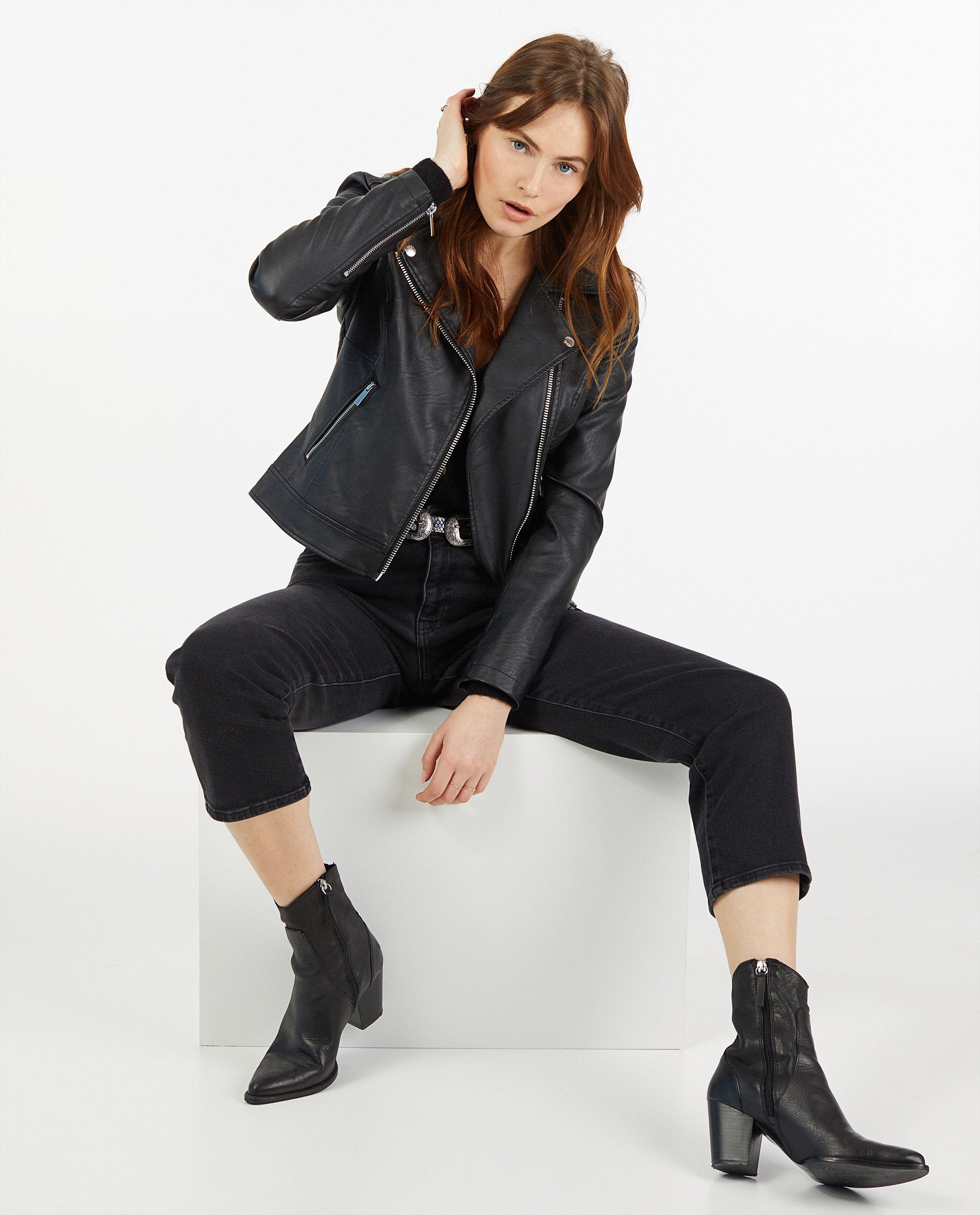 Blazers - Veste noire en similicuir Sora