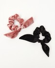Set van 2 fluwelen scrunchies - zwart en roze - JBC