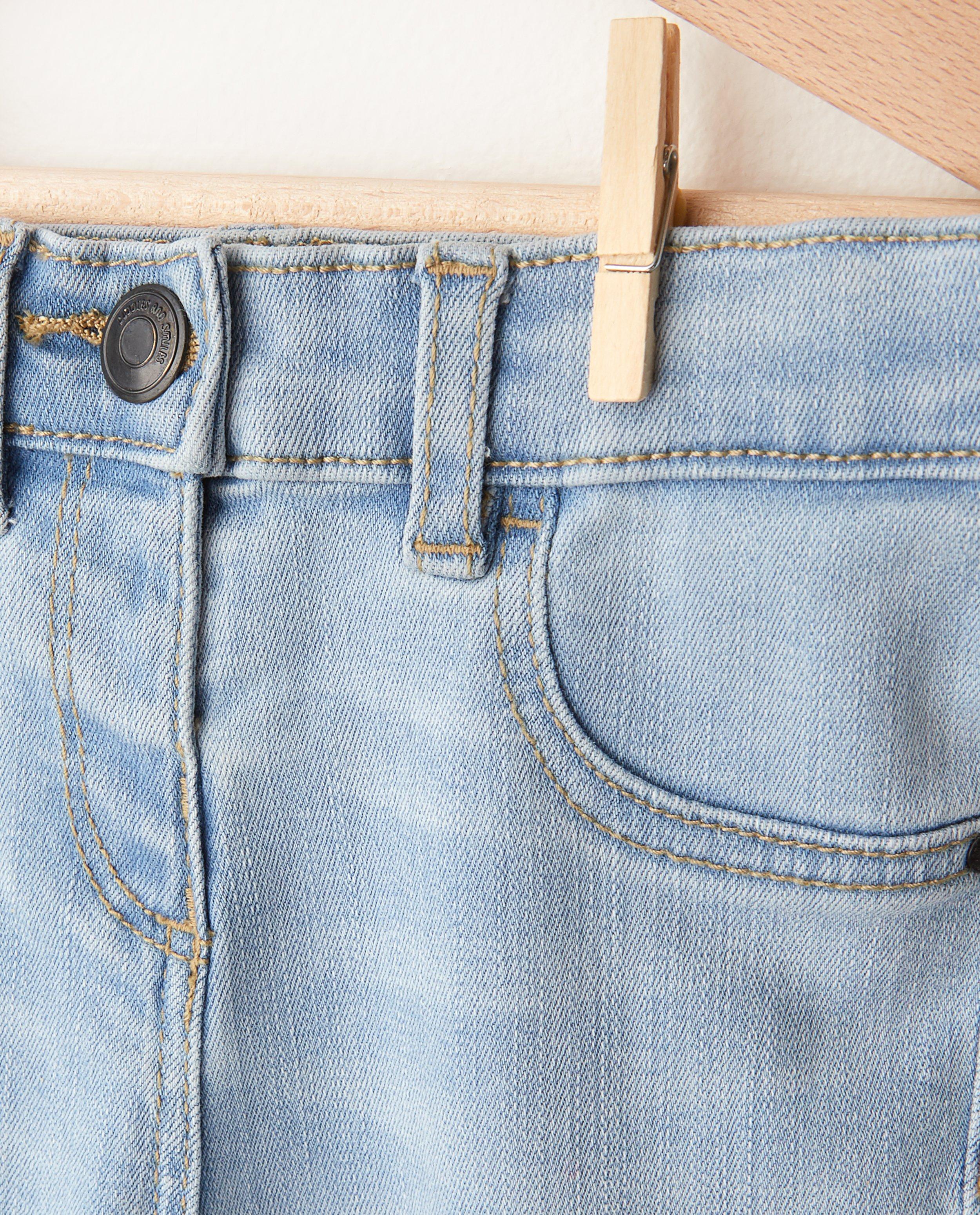 Lichtblauwe jeansbroek