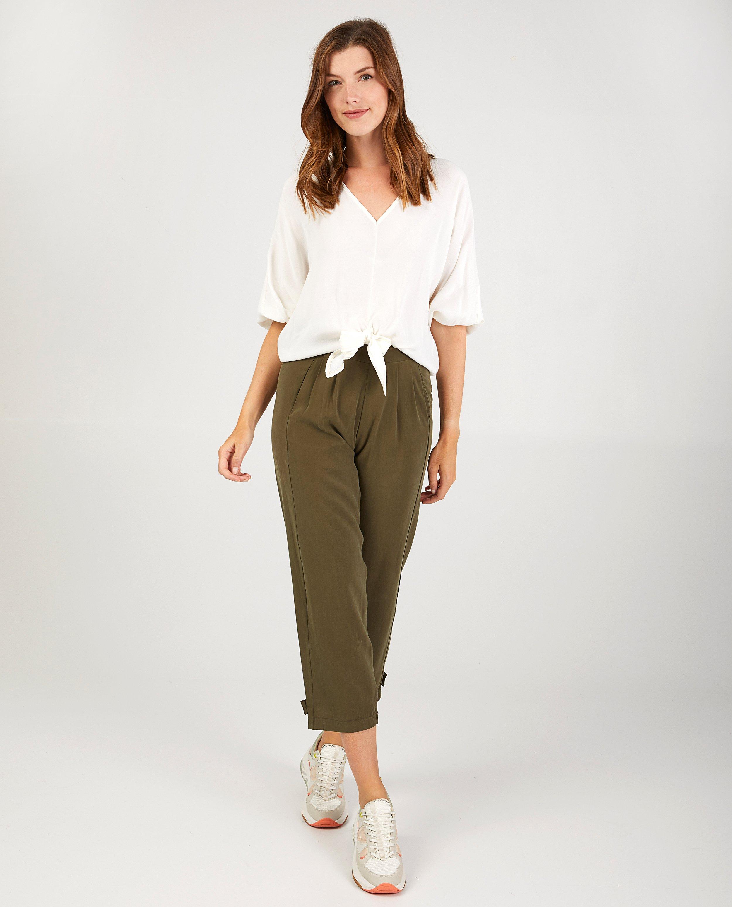 Witte blouse Ella Italia - met knoopdetail - Ella Italia