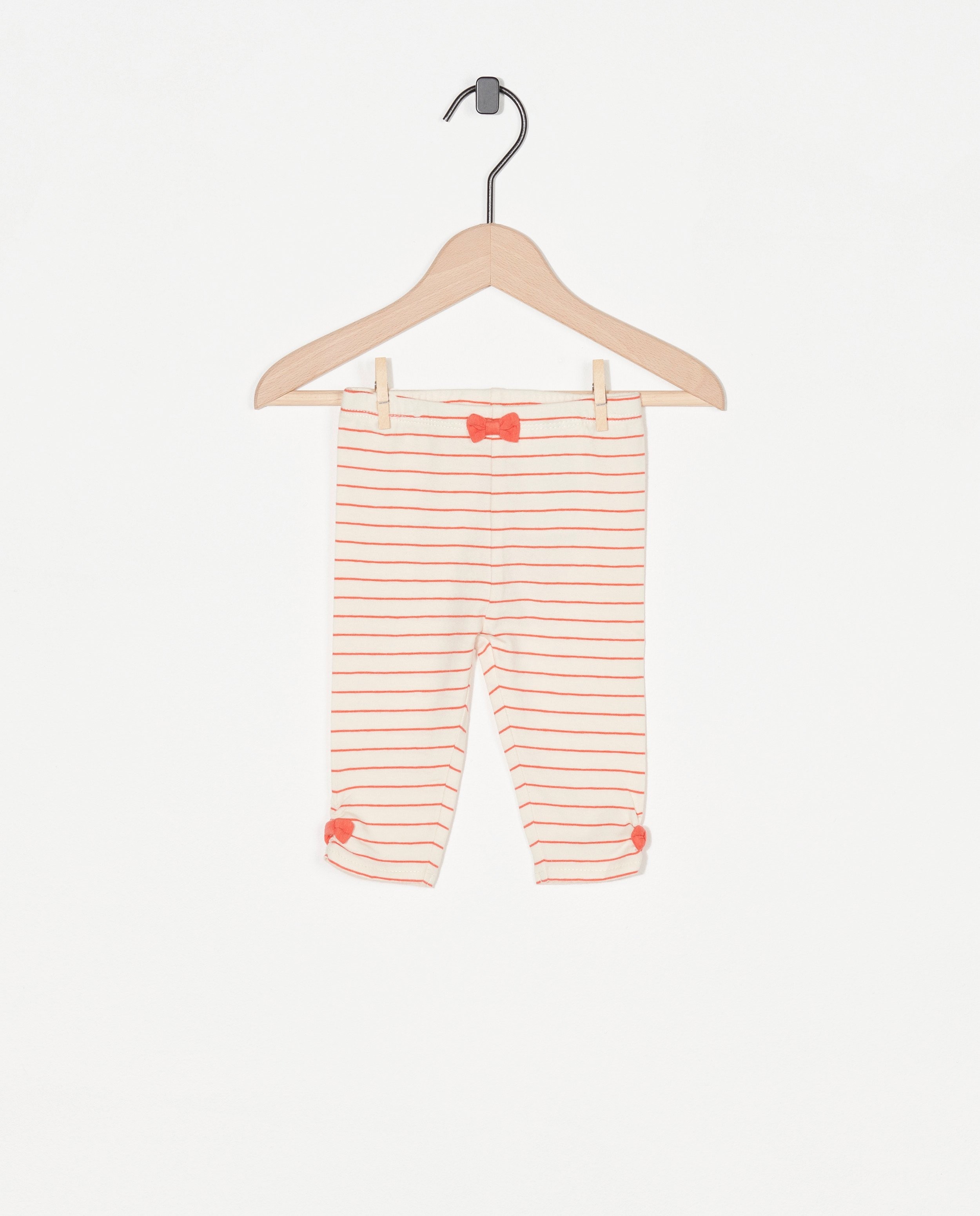 Offwhite legging met strepen - allover in roze - Newborn 50-68