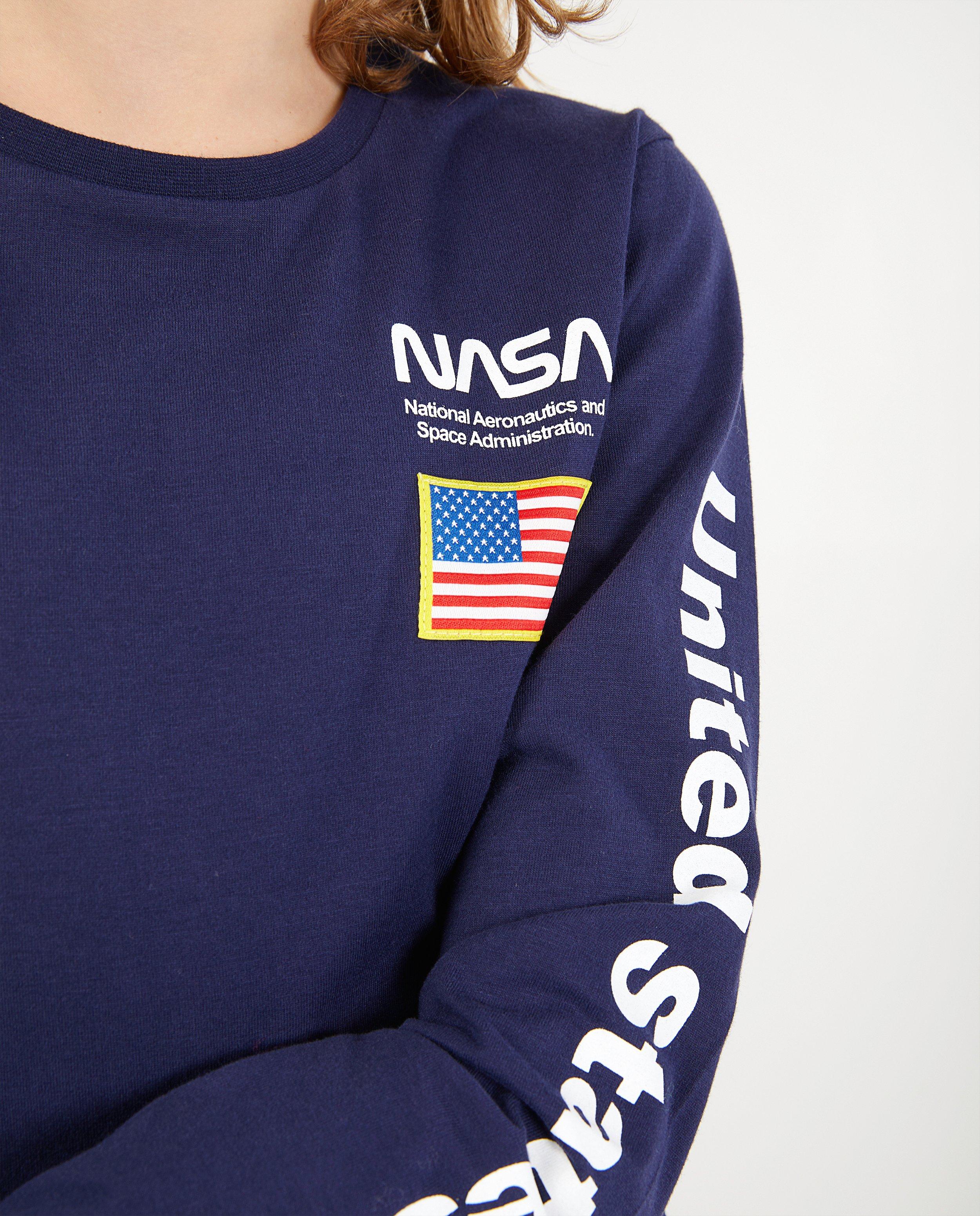 T-shirts - 