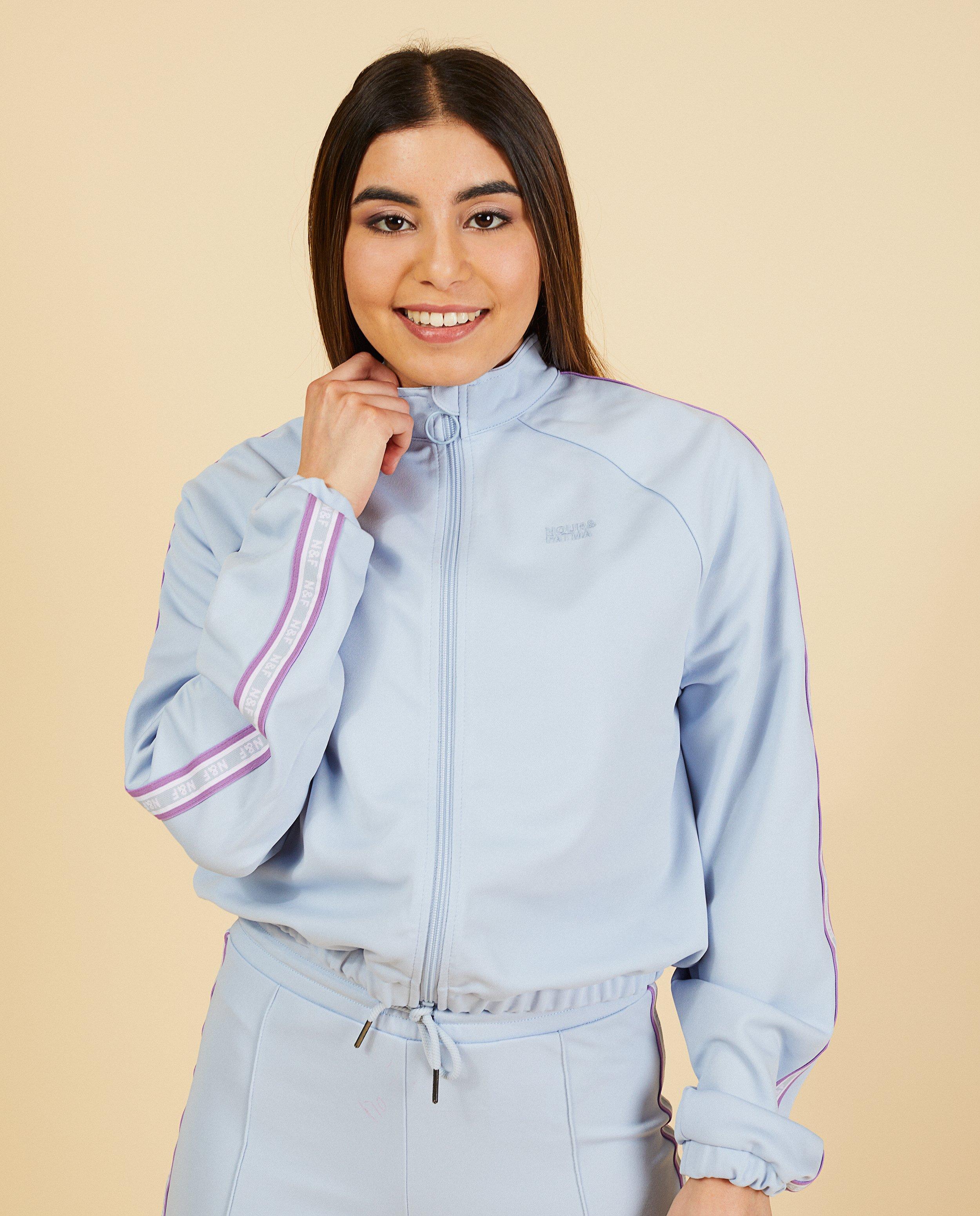 Gilet molletonné bleu Nour & Fatma - avec du lilas - Nour en Fatma