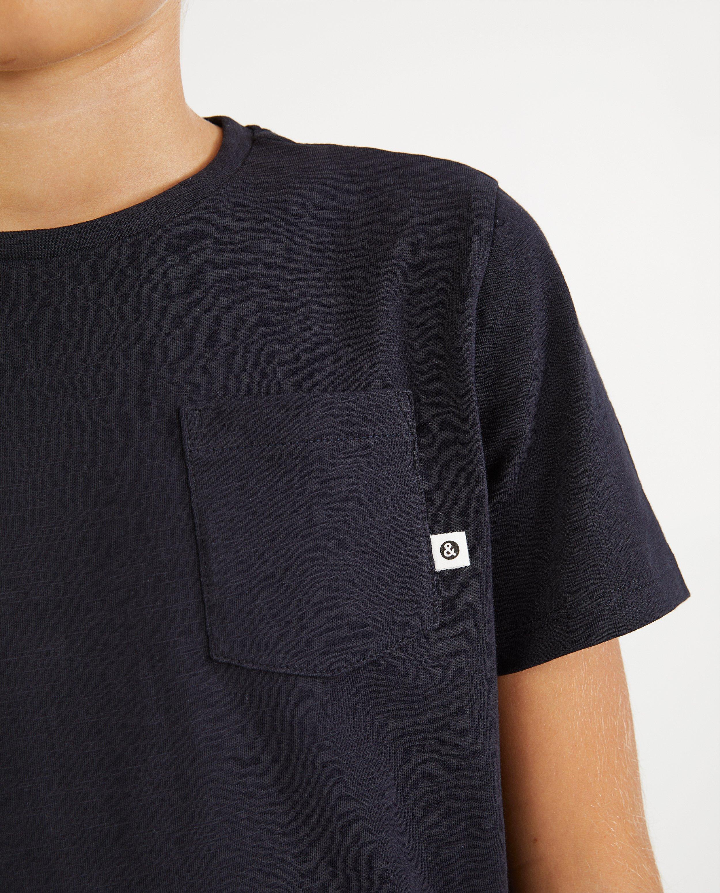 T-shirts - 