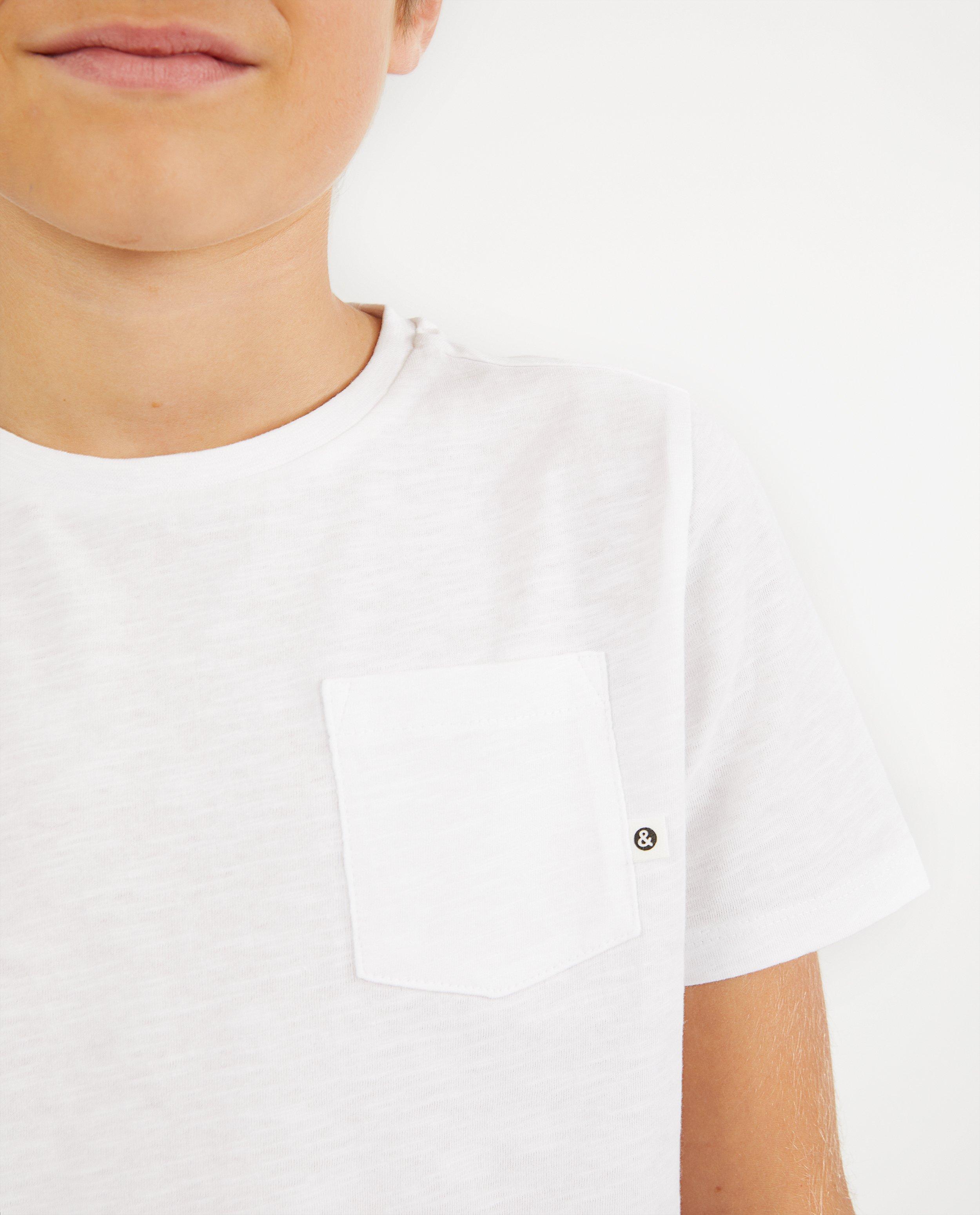 T-shirts - 