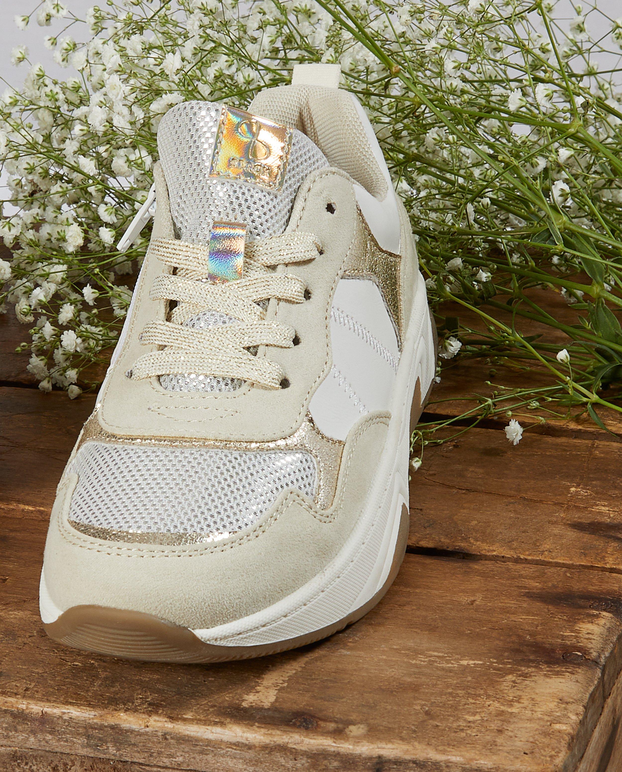 Beige sneakers, maat 33-38
