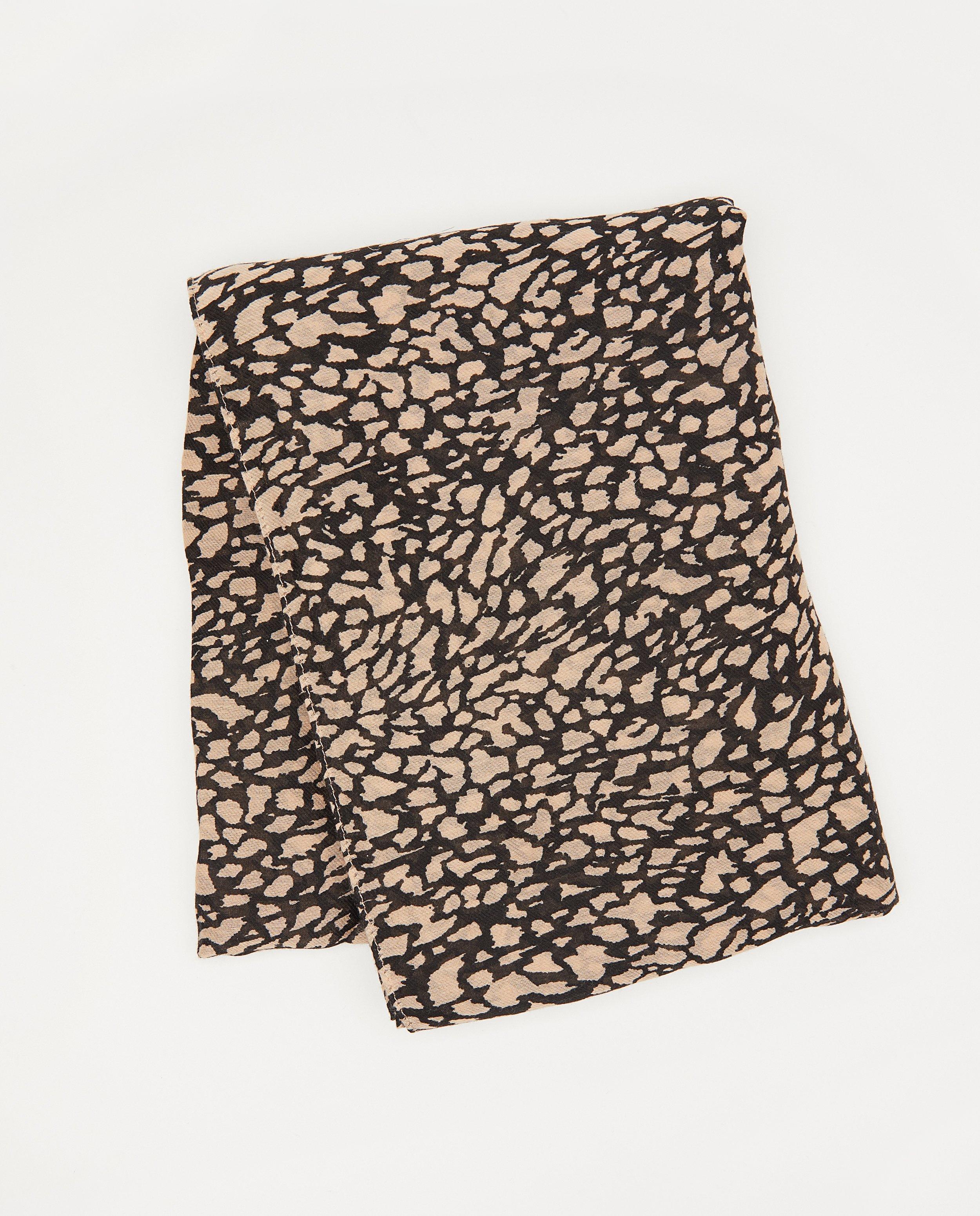Sjaal met print Pieces - allover - Pieces