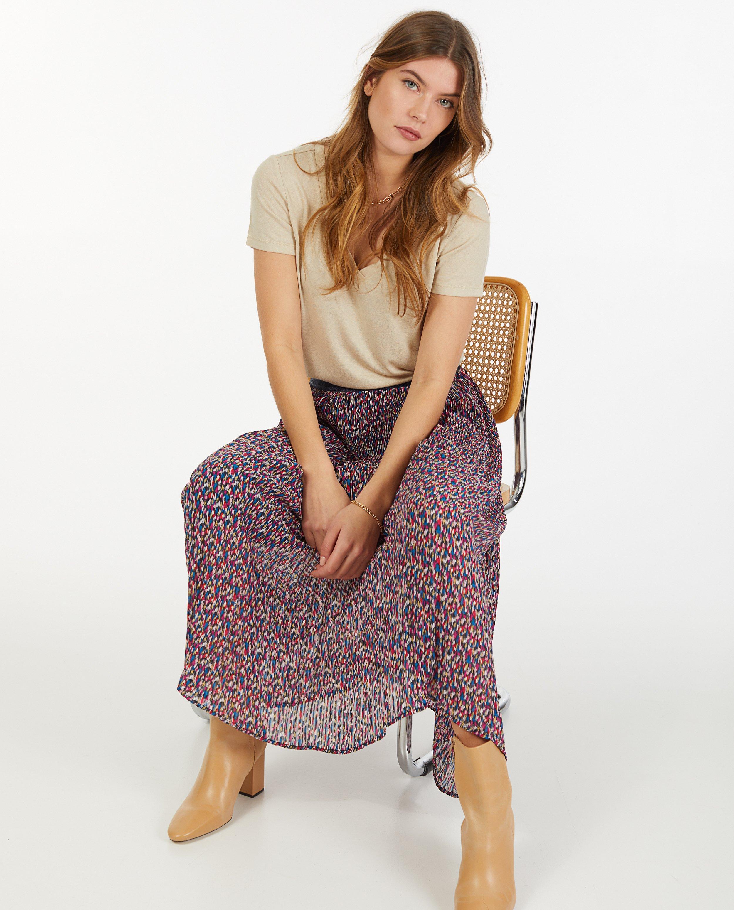 Beige T-shirt met V-hals Sora - van viscose - Sora