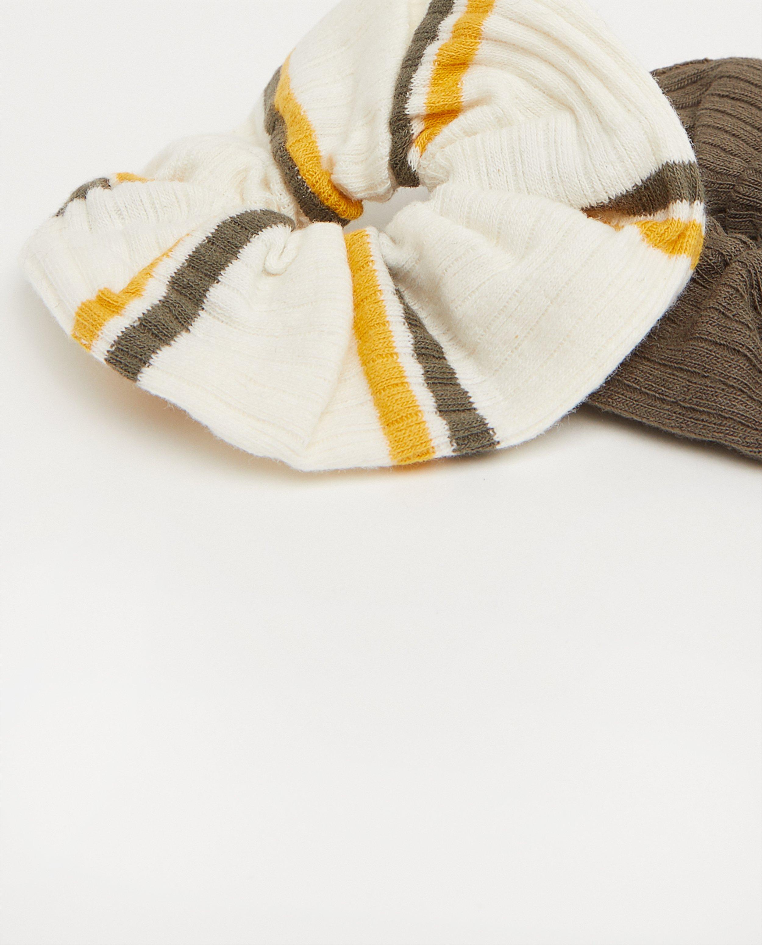 Breigoed - Set van twee scrunchies
