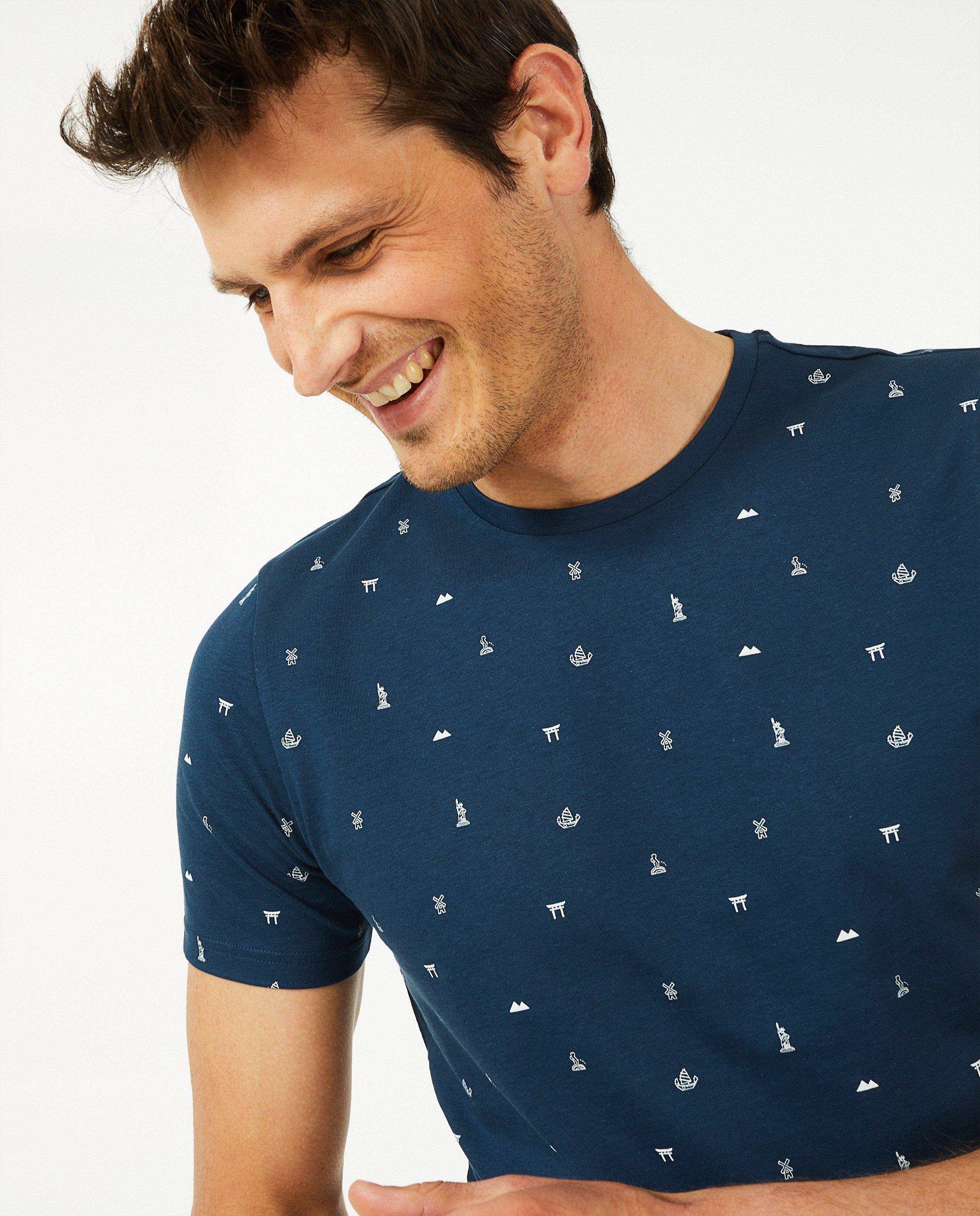 T-shirts - 