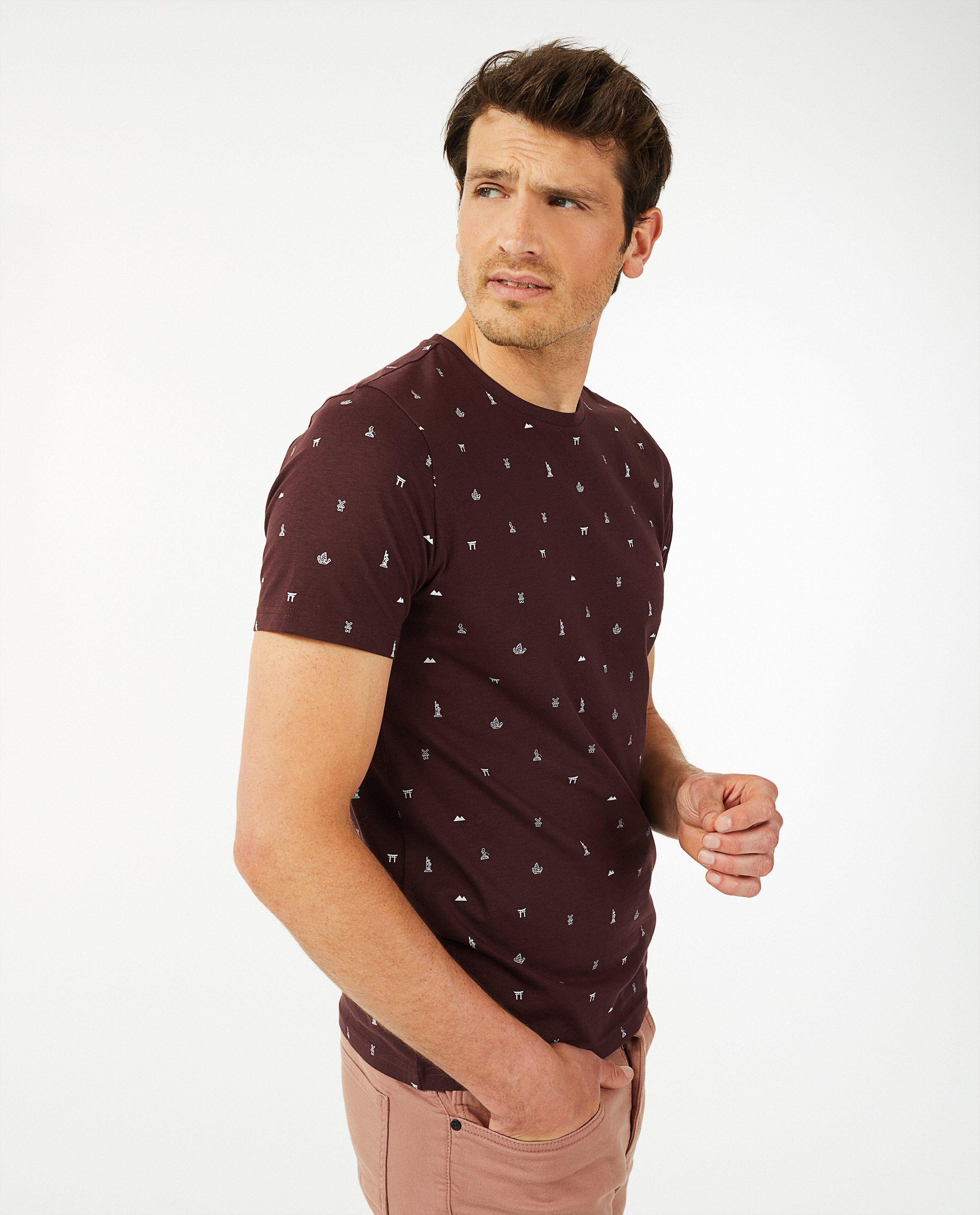 T-shirts - 