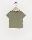 T-shirt vert en coton bio - avec une petite poche de poitrine - Cuddles and Smiles