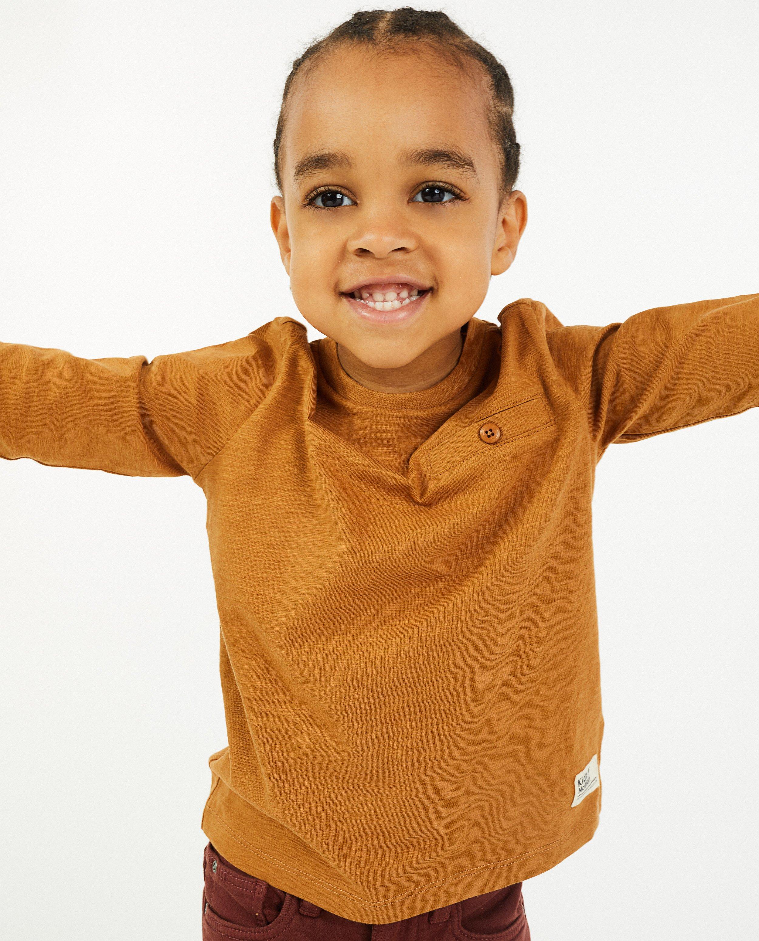 T-shirts - Biokatoenen longsleeve, 2-7 jaar