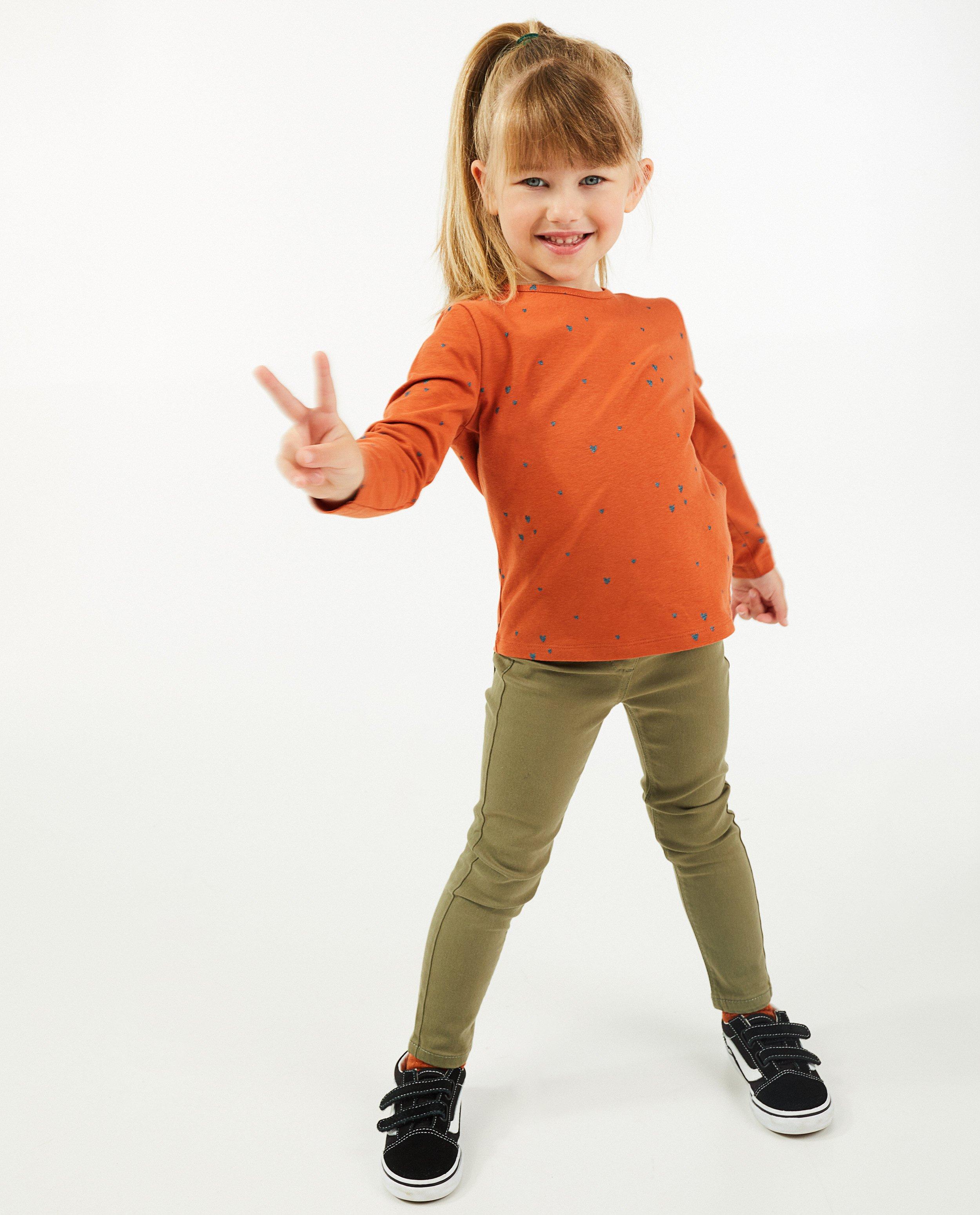 T-shirt à manches longues en coton bio avec des petits cœurs - null - Milla Star