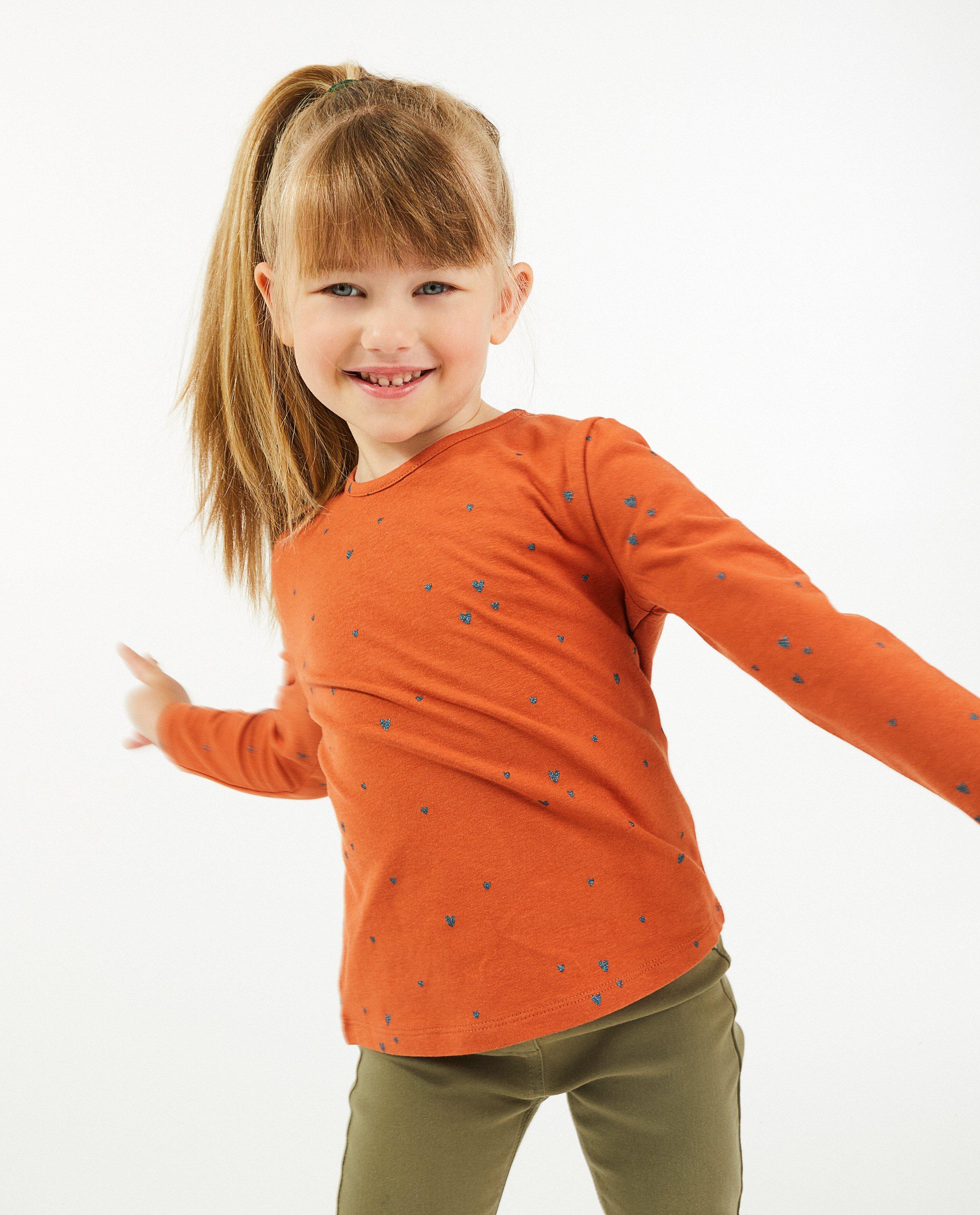 T-shirts - T-shirt à manches longues en coton bio avec des petits cœurs