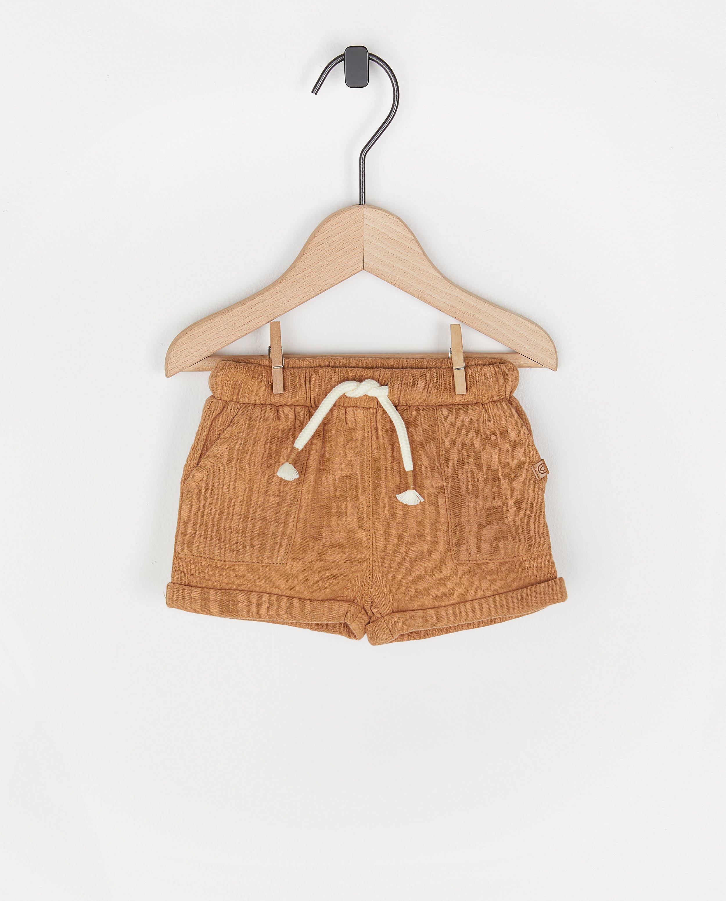 Bruine short van tetrastof - van biokatoen - Newborn 50-68