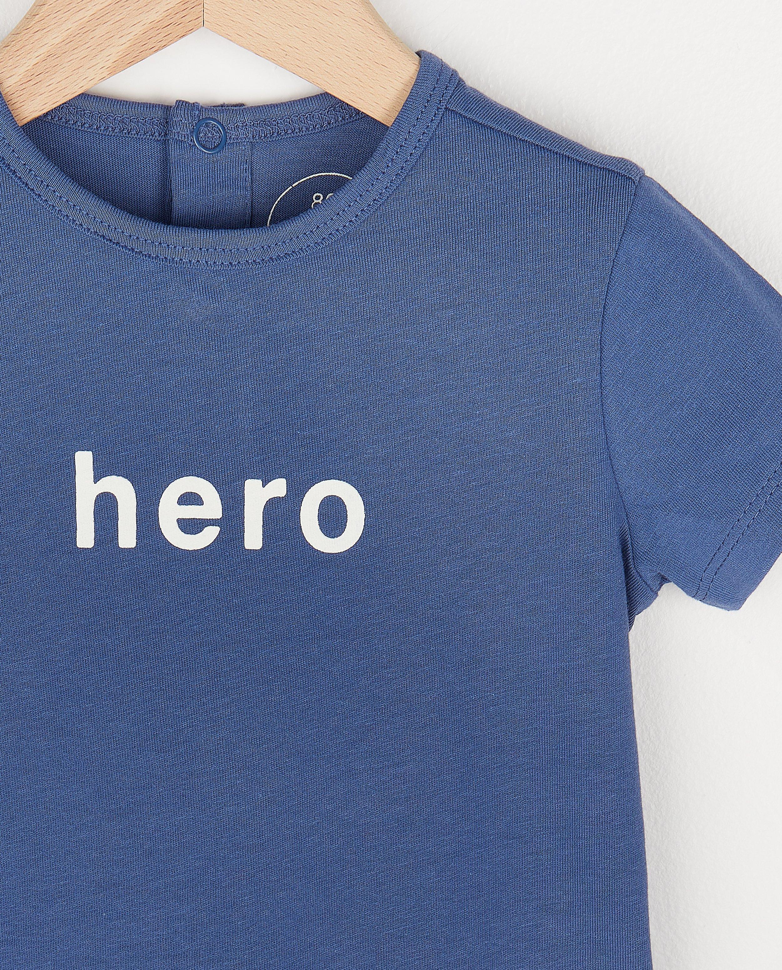 T-shirts - 
