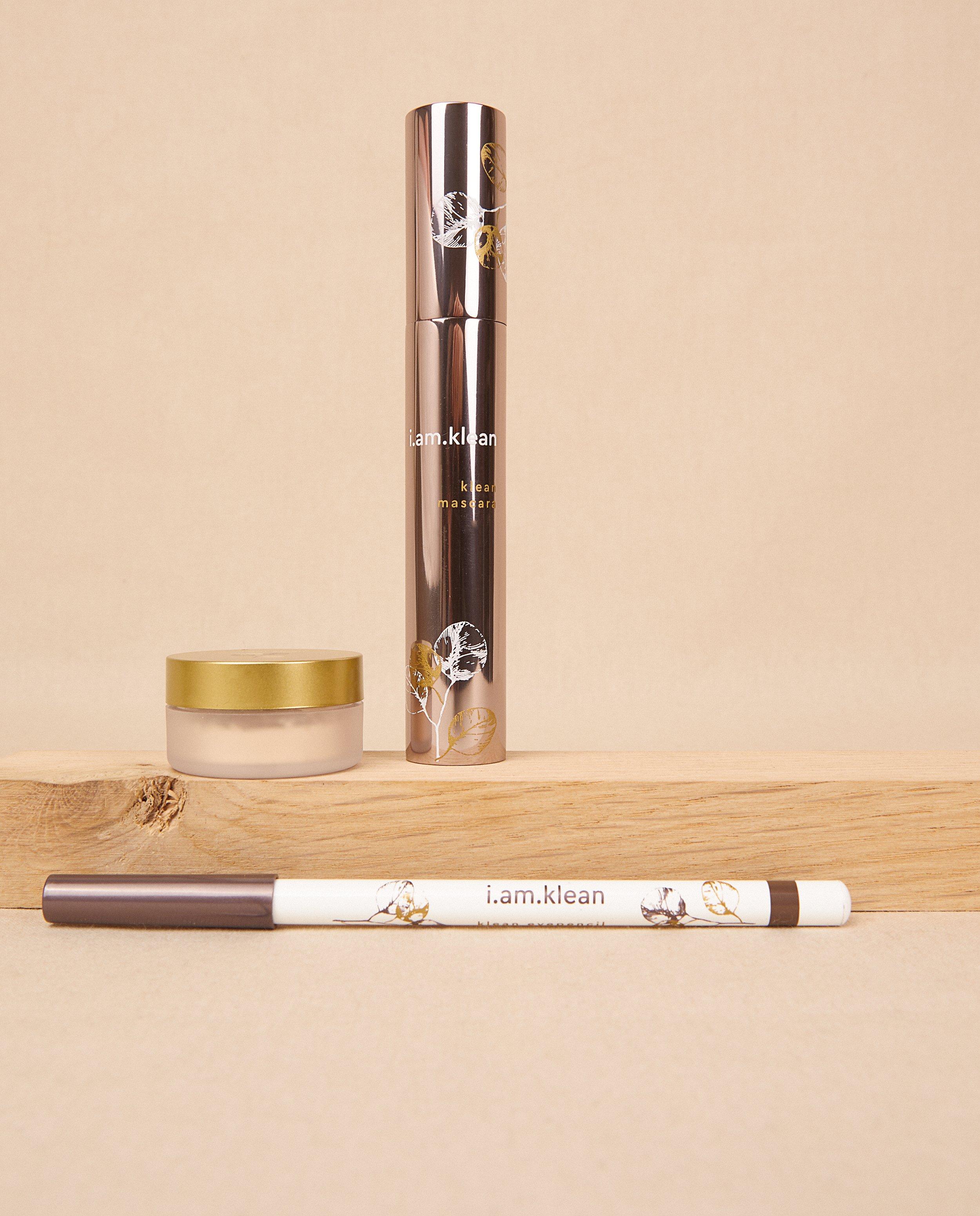 Coffret de maquillage pour les yeux brun i.am.klean - 14,5 cm x 20 cm
Mascara Brown
Eye pencil Brown
Eye shadow Gold dust - I.am.klean