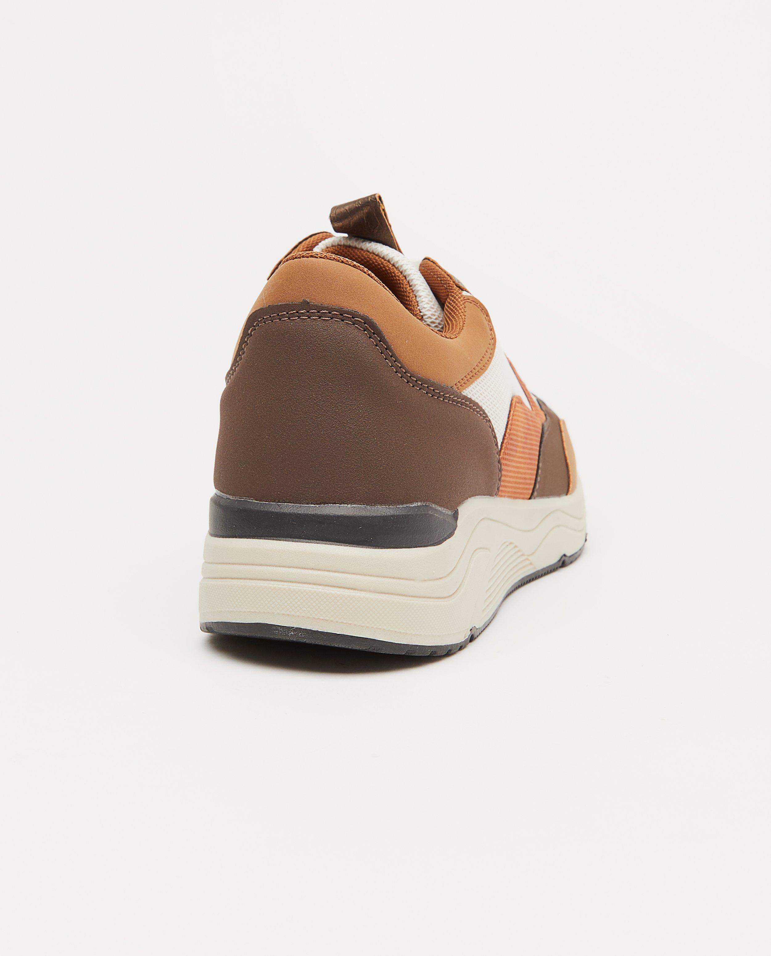 Schoenen - Witte sneakers, maat 36-41