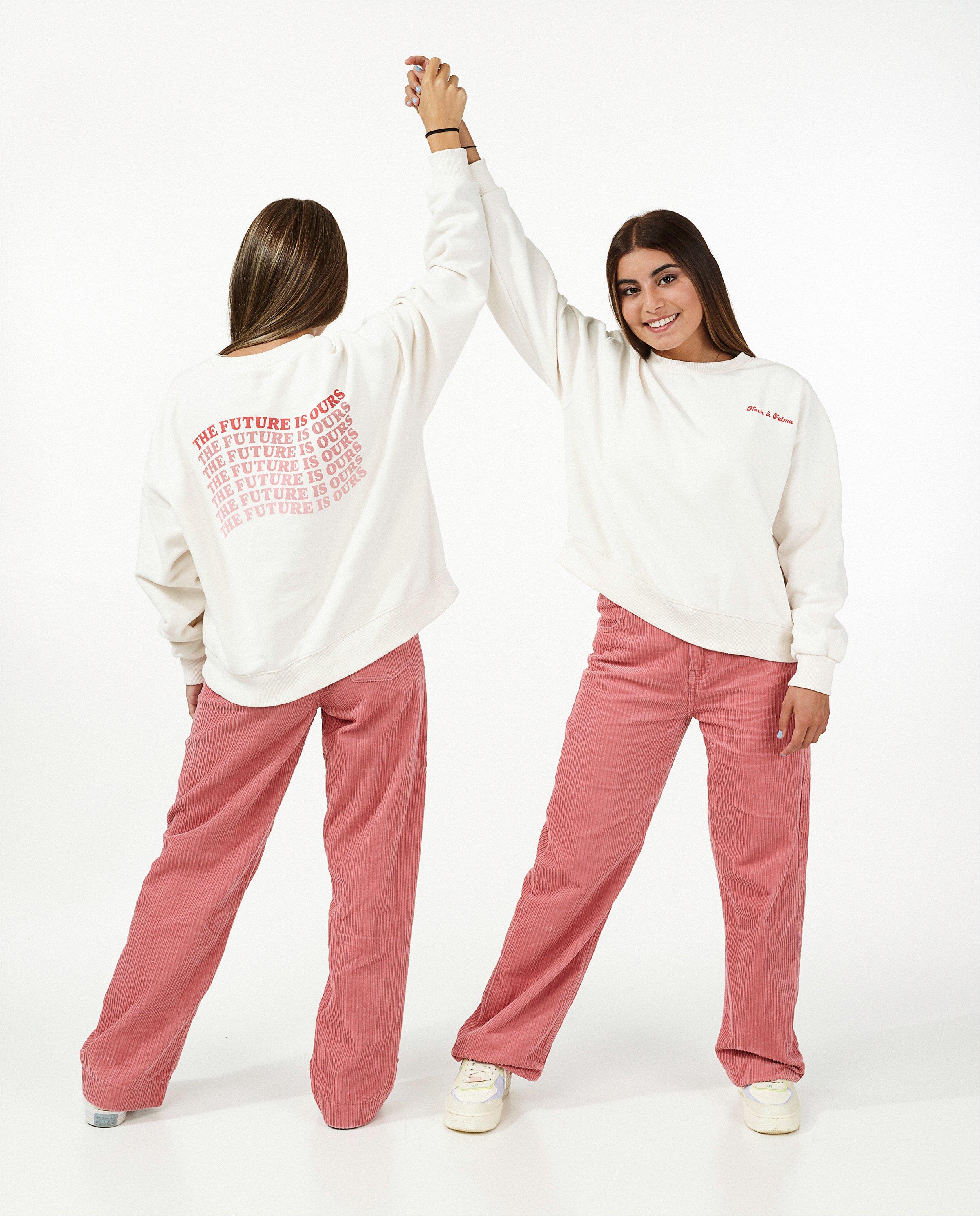 Sweaters - Sweater met opschrift Nour en Fatma
