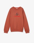 Oranjerode sweater met print - van een fietser - Fish & Chips