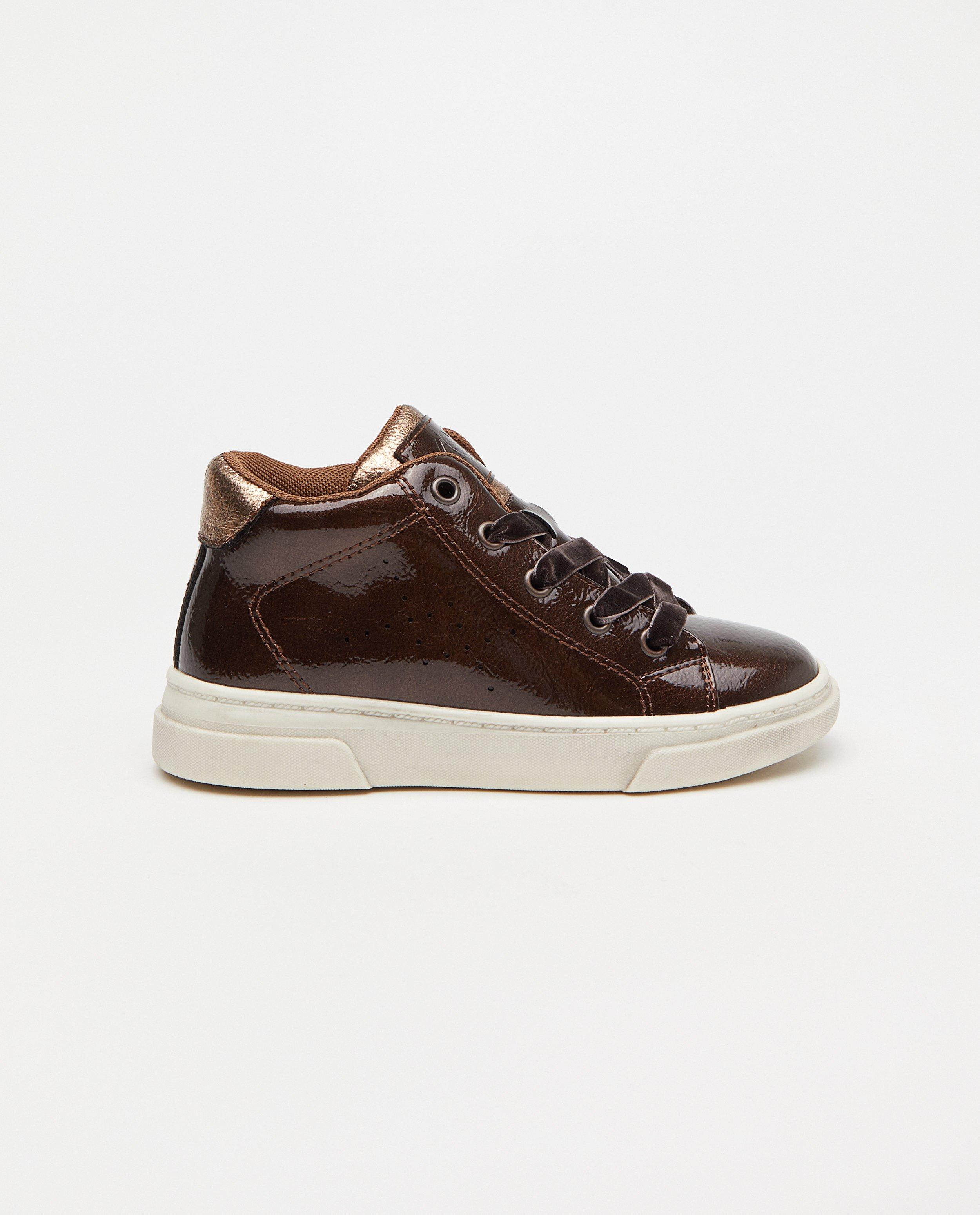 Bruine sneakers Sprox, maat 27-32 - met lak afwerking - Sprox