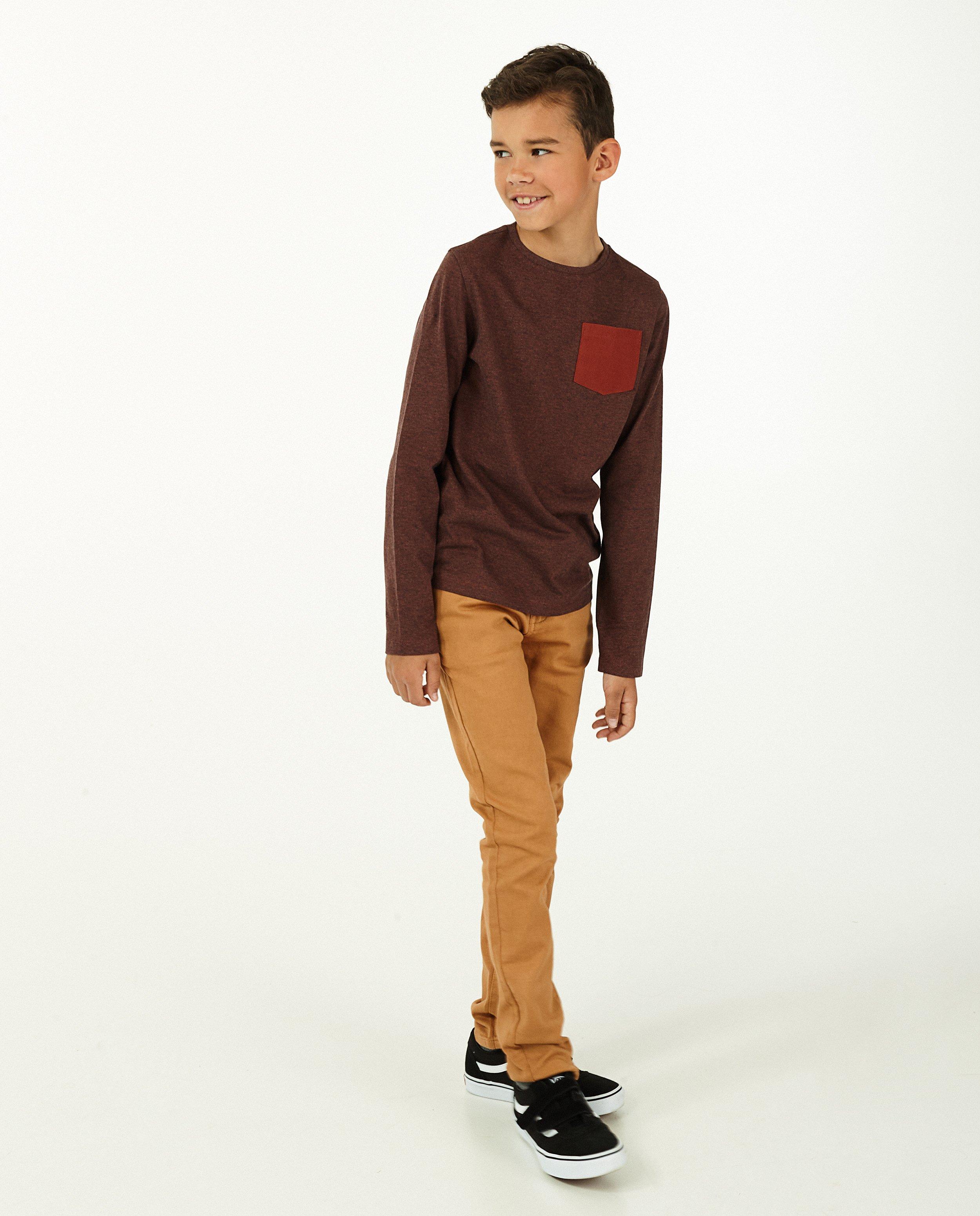 Bruine longsleeve met borstzak - met strepen - Fish & Chips